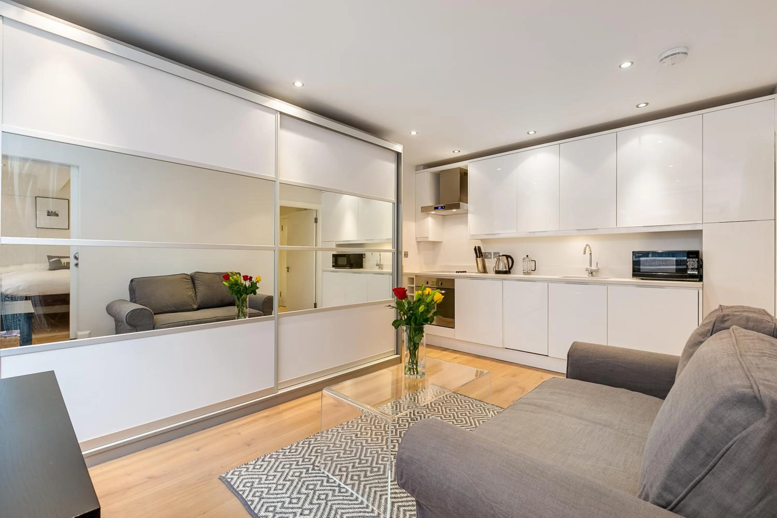 Kitchen or kitchenette in Nell Gwynn Chelsea Accommodation