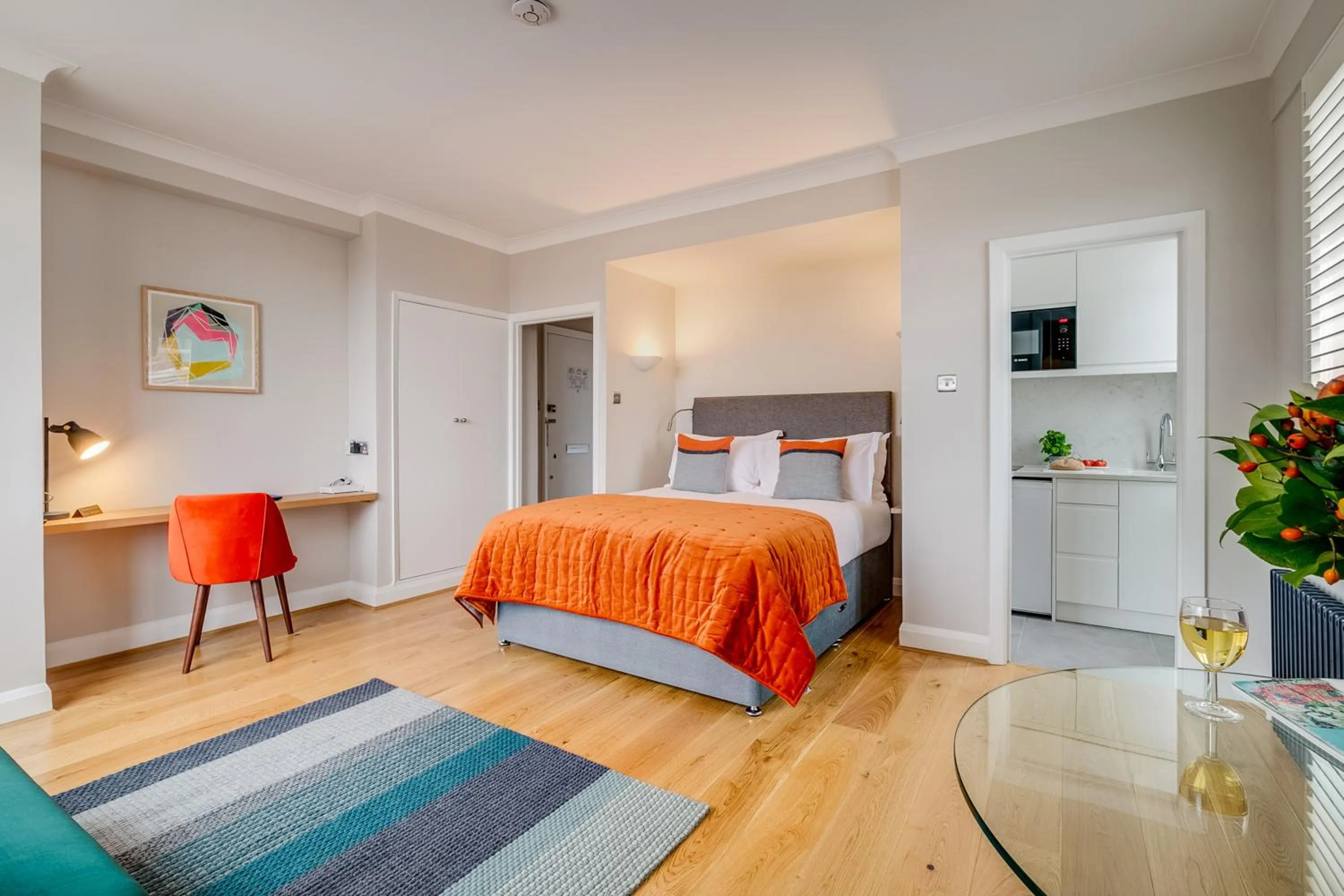 Bed in Nell Gwynn Chelsea Accommodation