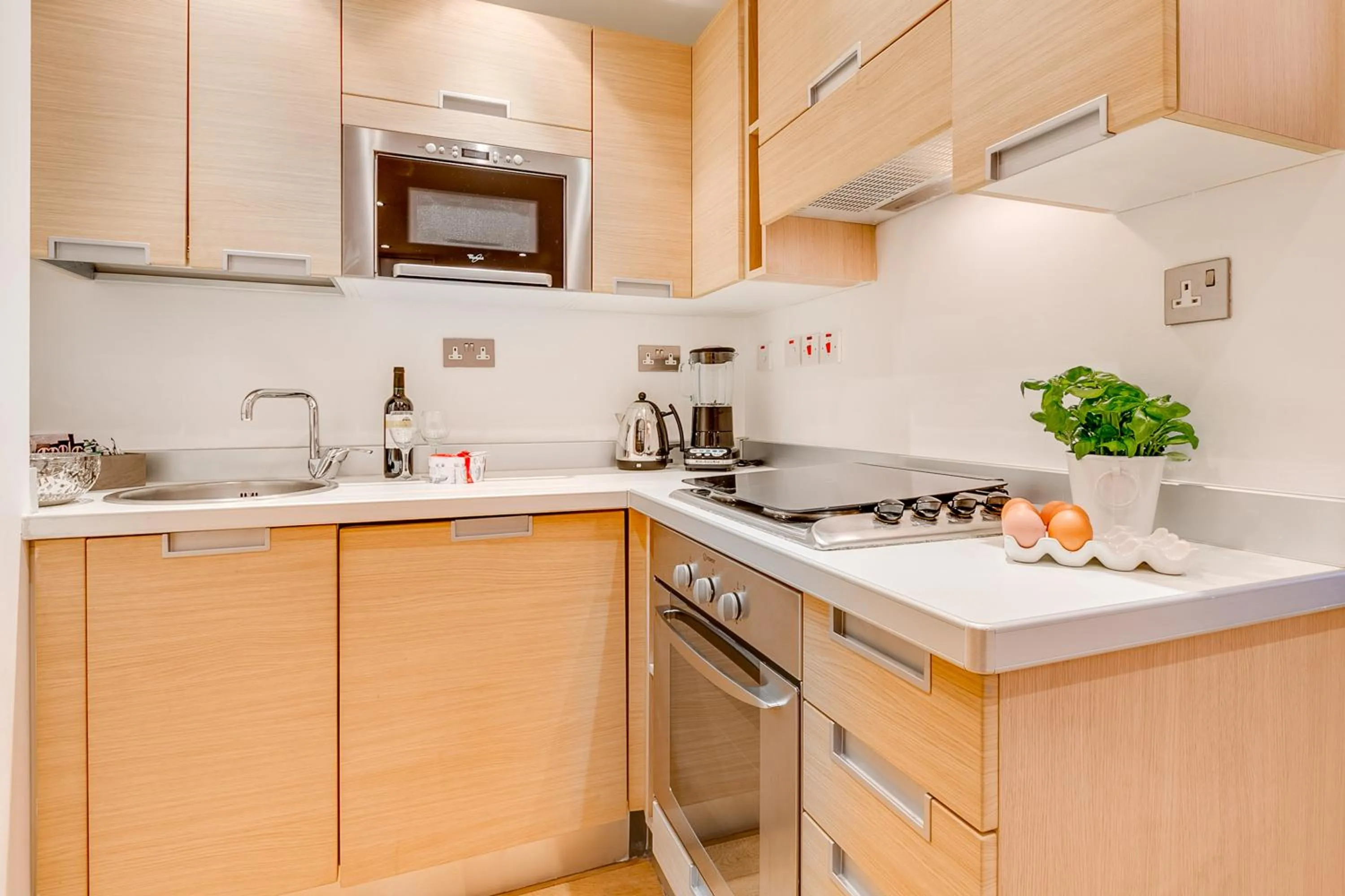 Kitchen or kitchenette in Nell Gwynn Chelsea Accommodation