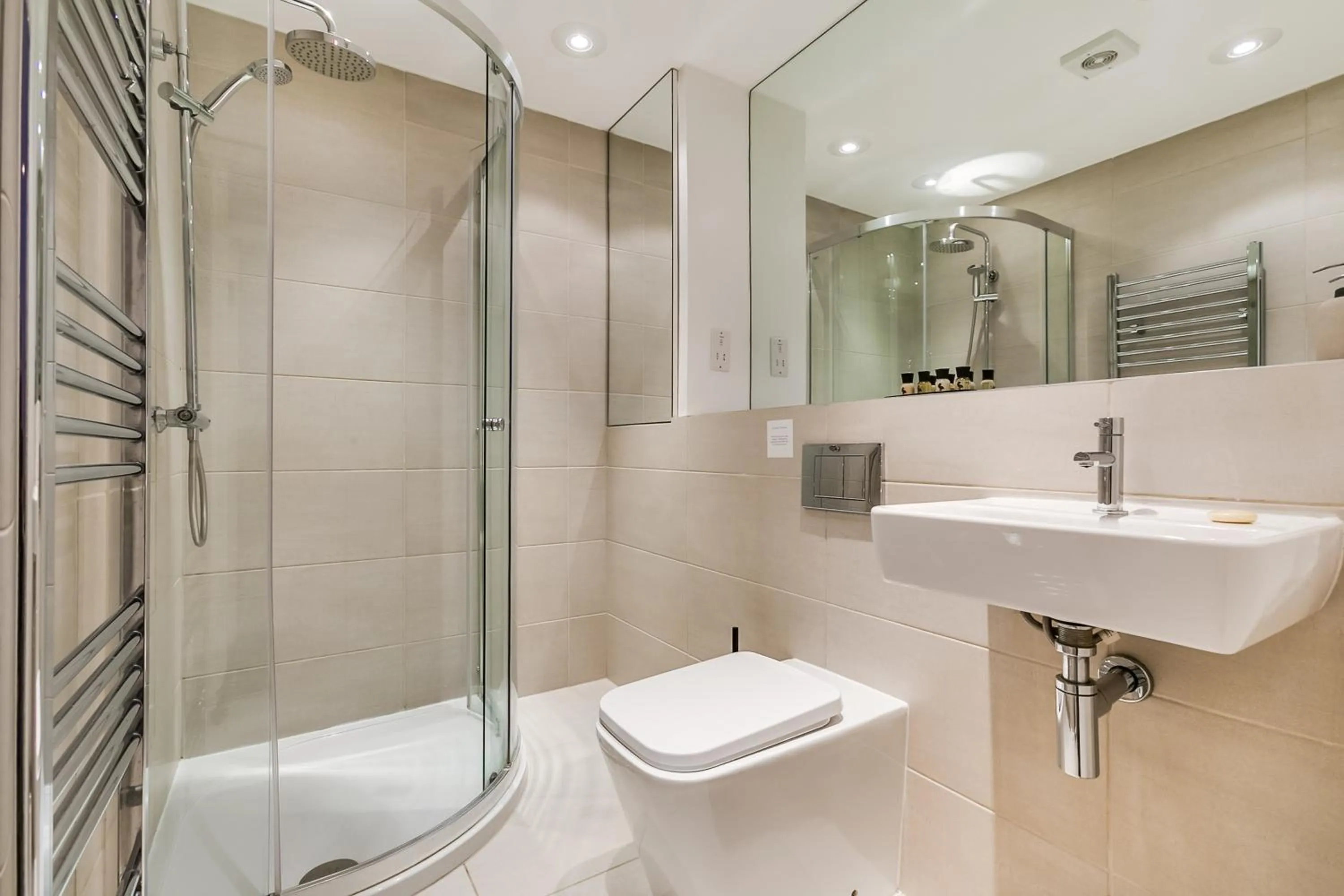 Shower in Nell Gwynn Chelsea Accommodation