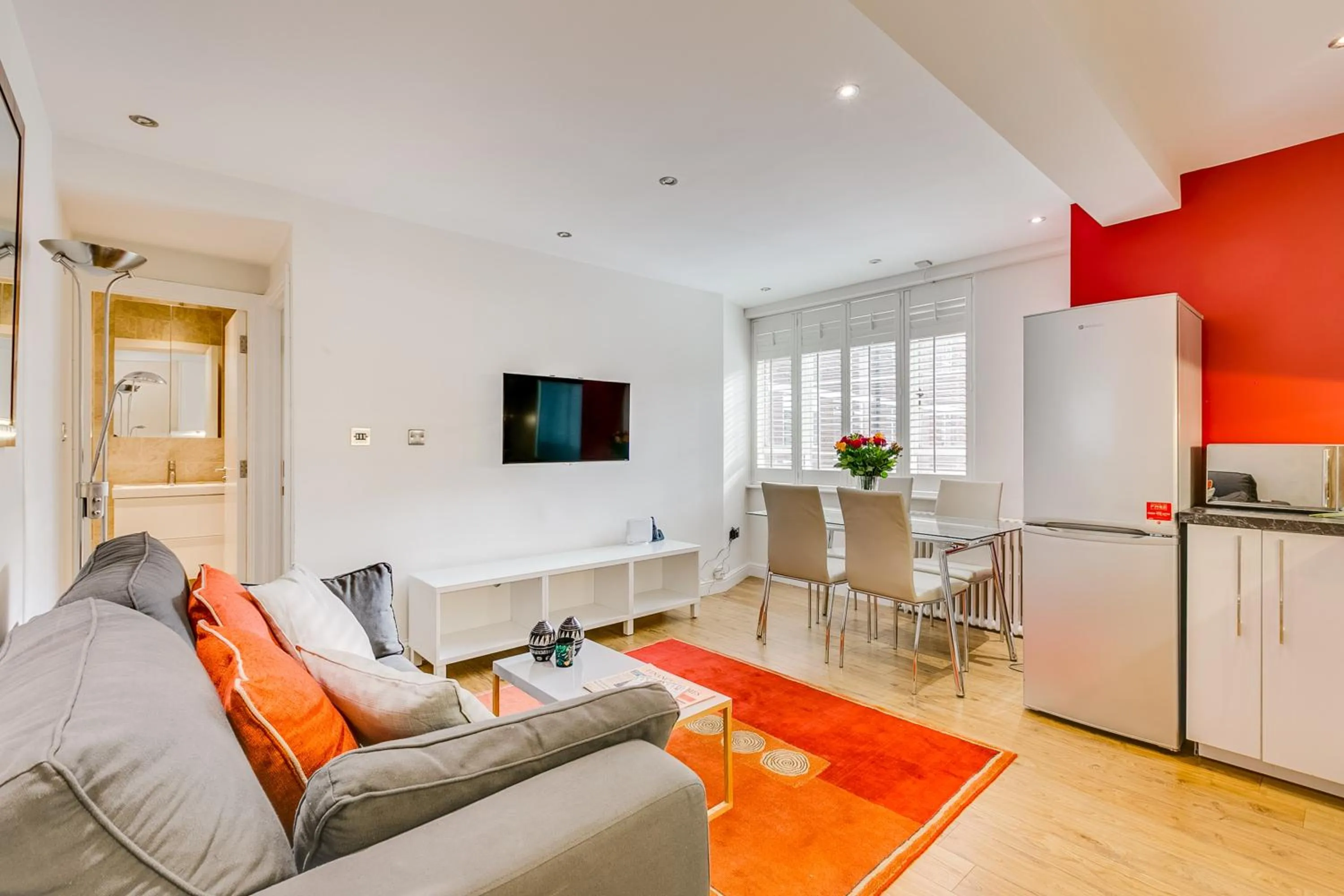 Kitchen or kitchenette in Nell Gwynn Chelsea Accommodation