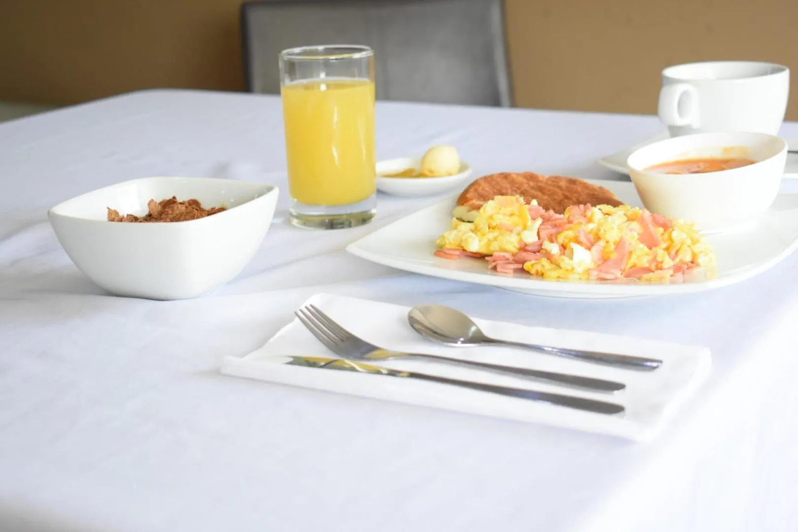 Food and drinks in Hotel Imperial