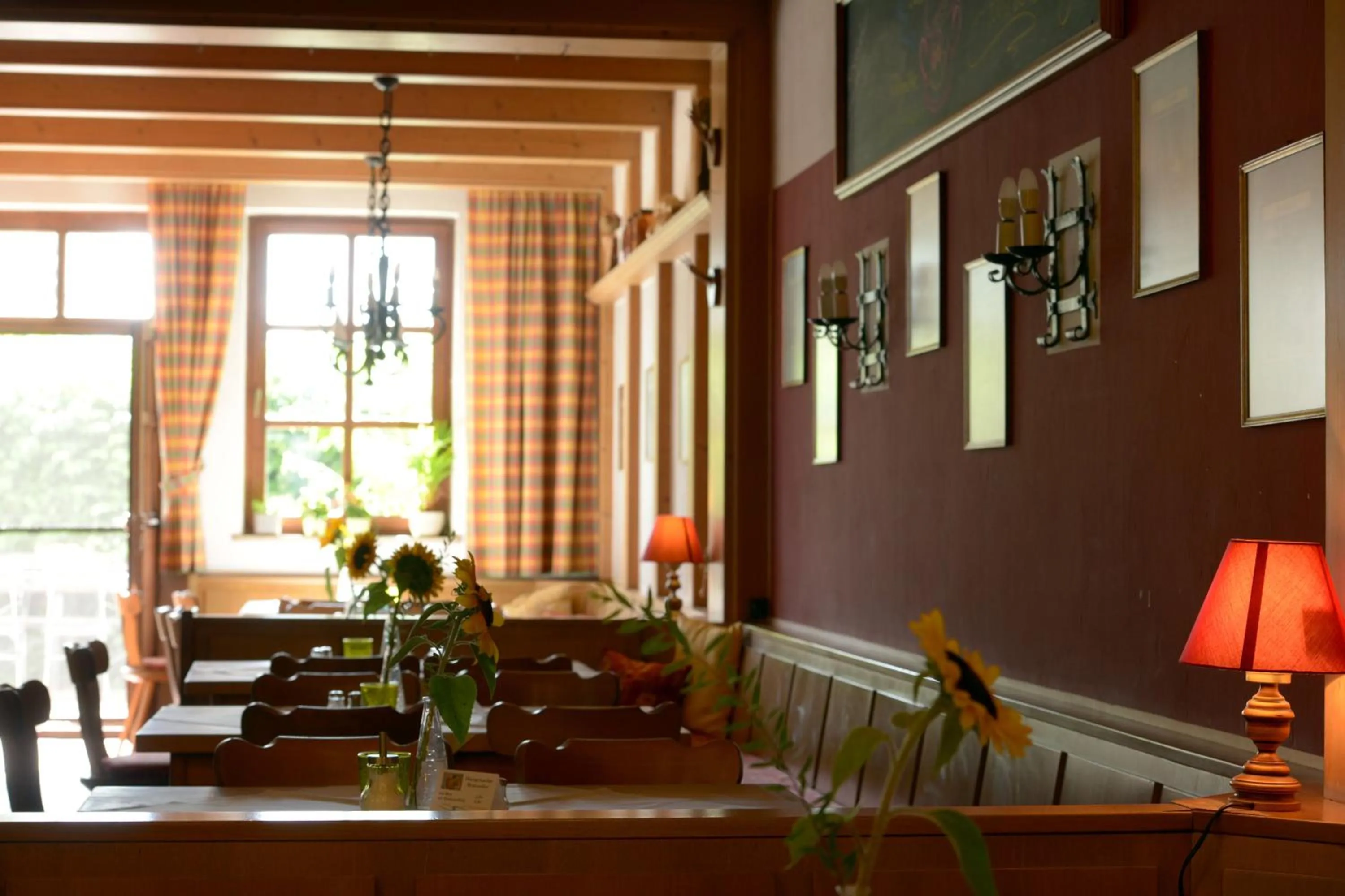 Restaurant/places to eat in Hotel am Regenbogen