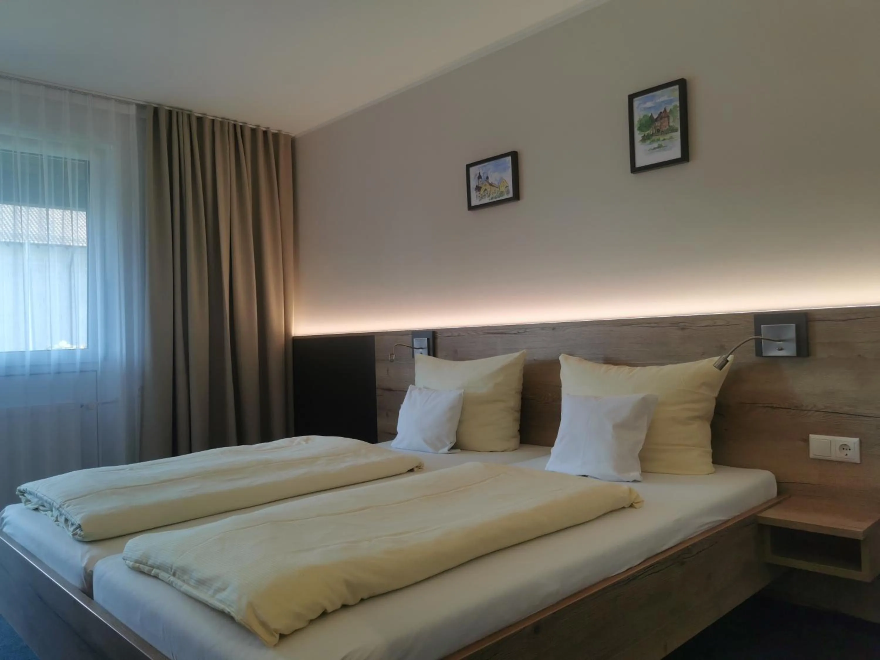 Bed in Hotel am Regenbogen