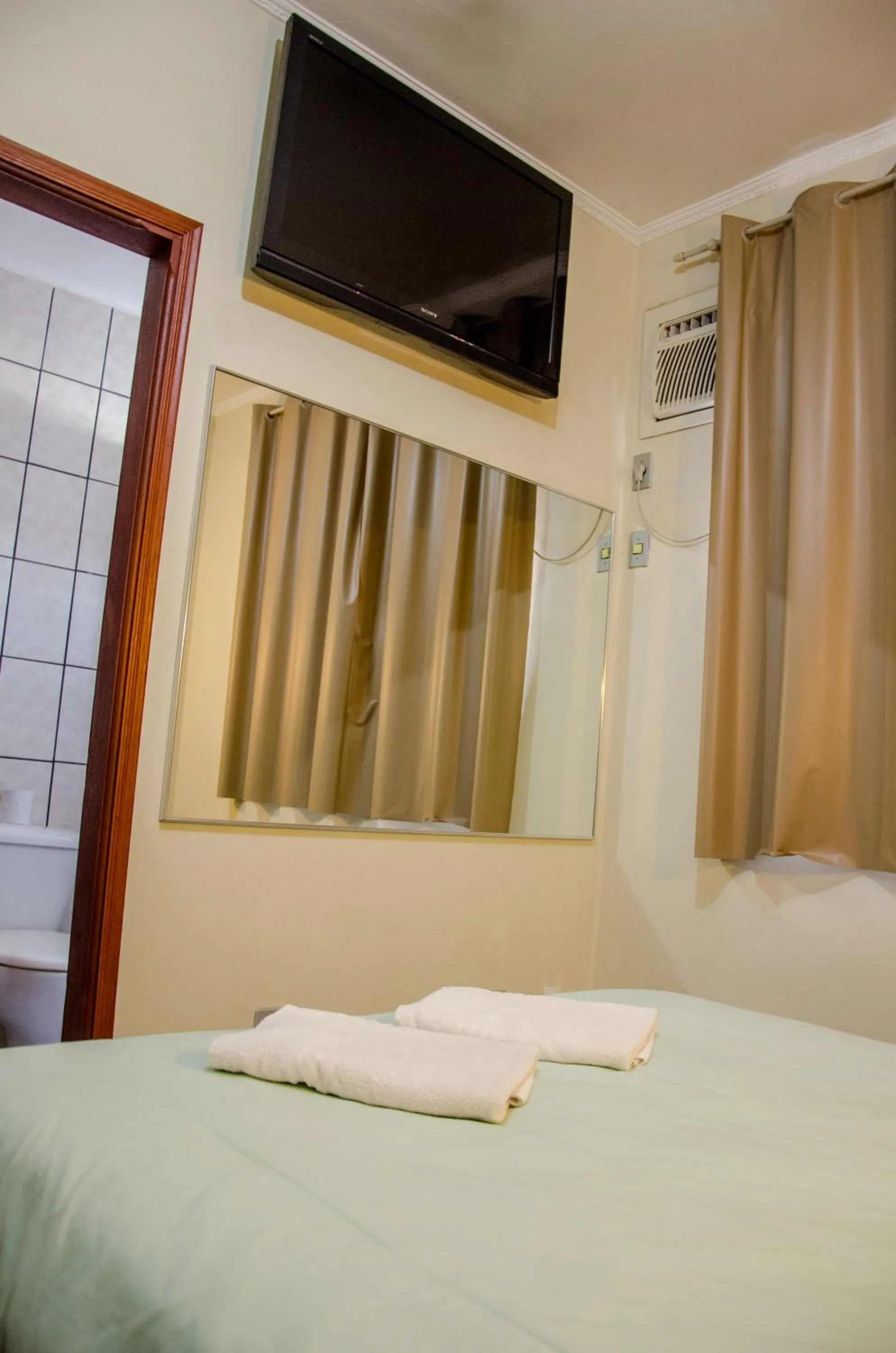 Guests, Bed in Hotel Pousada Do Leão