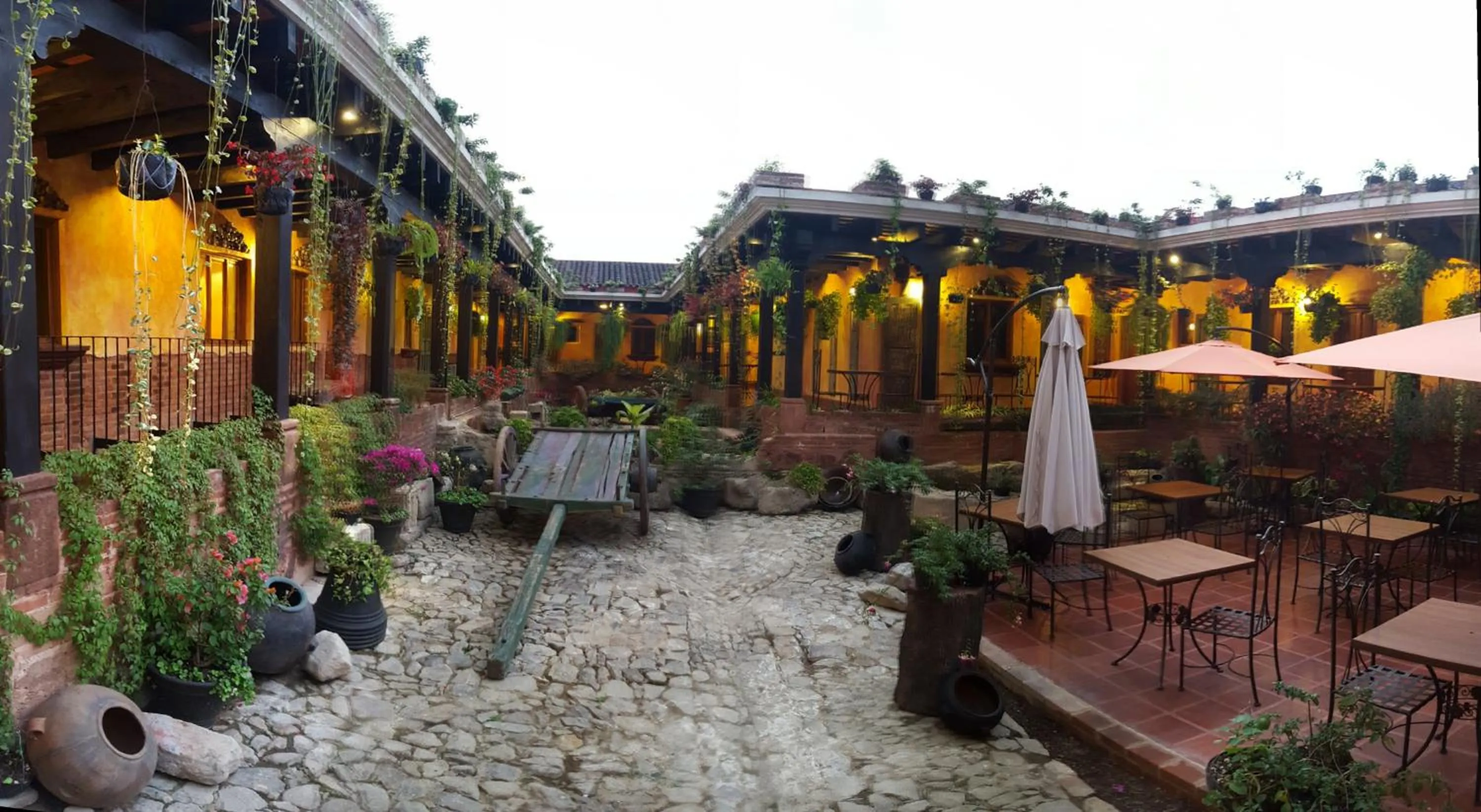 Garden view in Hotel Eterna Primavera Antigua