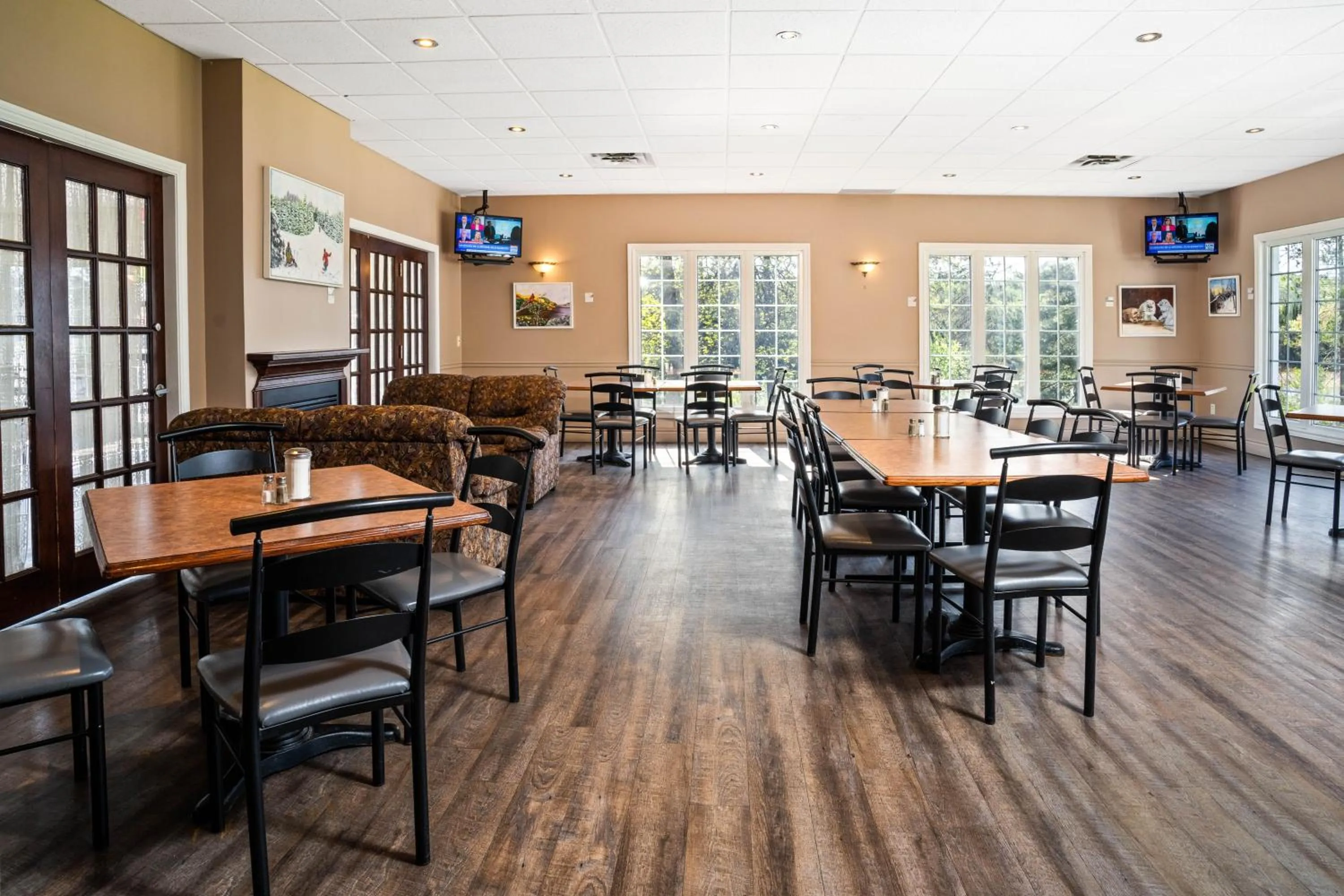 Restaurant/places to eat in Hôtel Marineau Mattawin