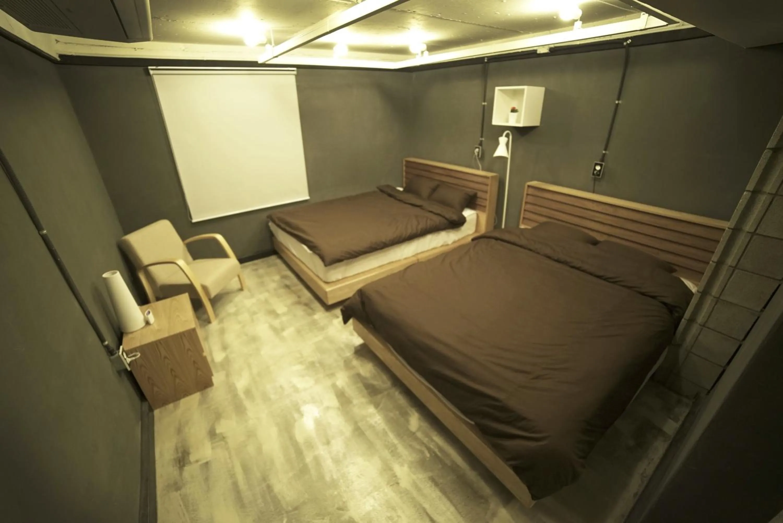 Bed in That House Hongdae