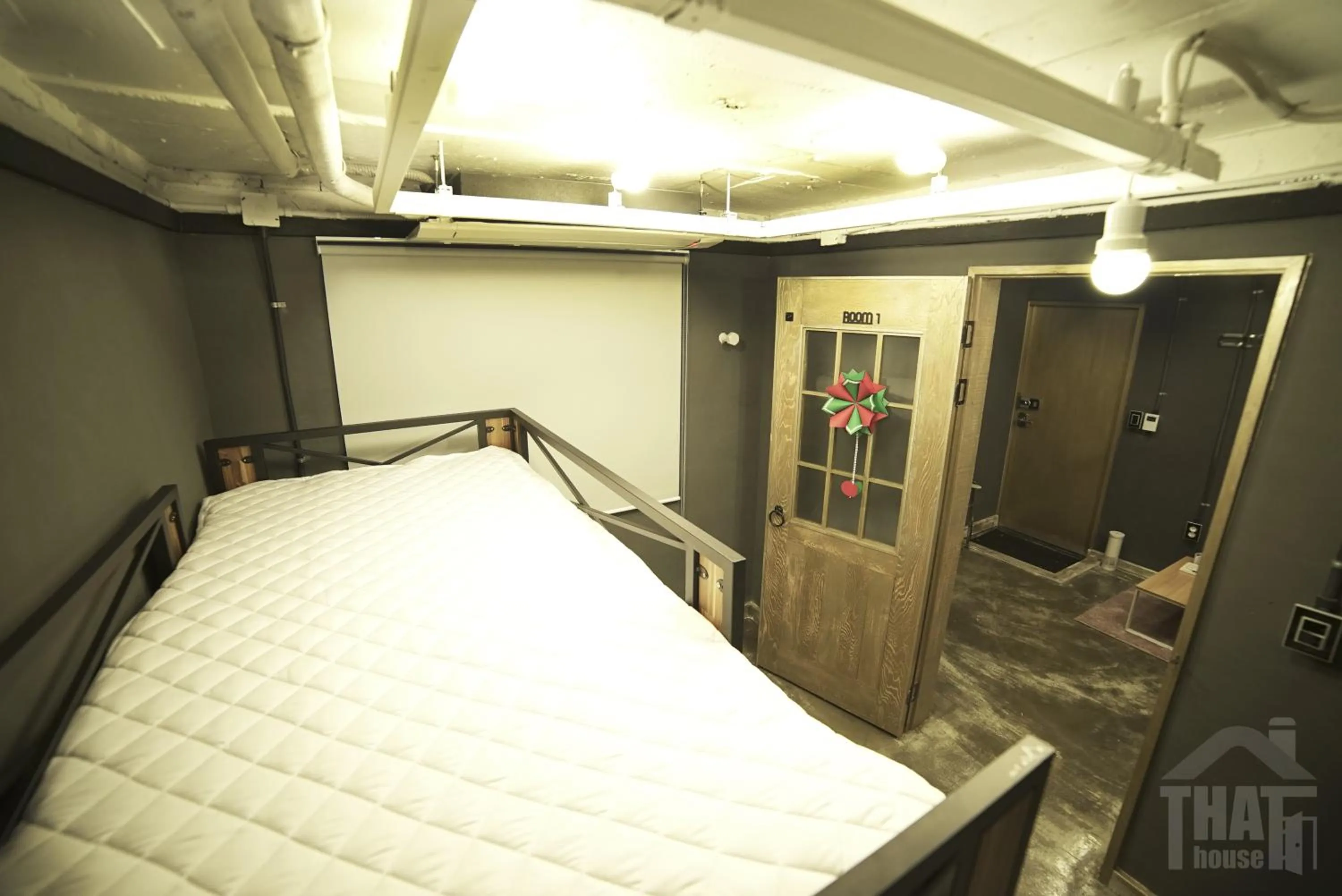 Bathroom, Bed in That House Hongdae