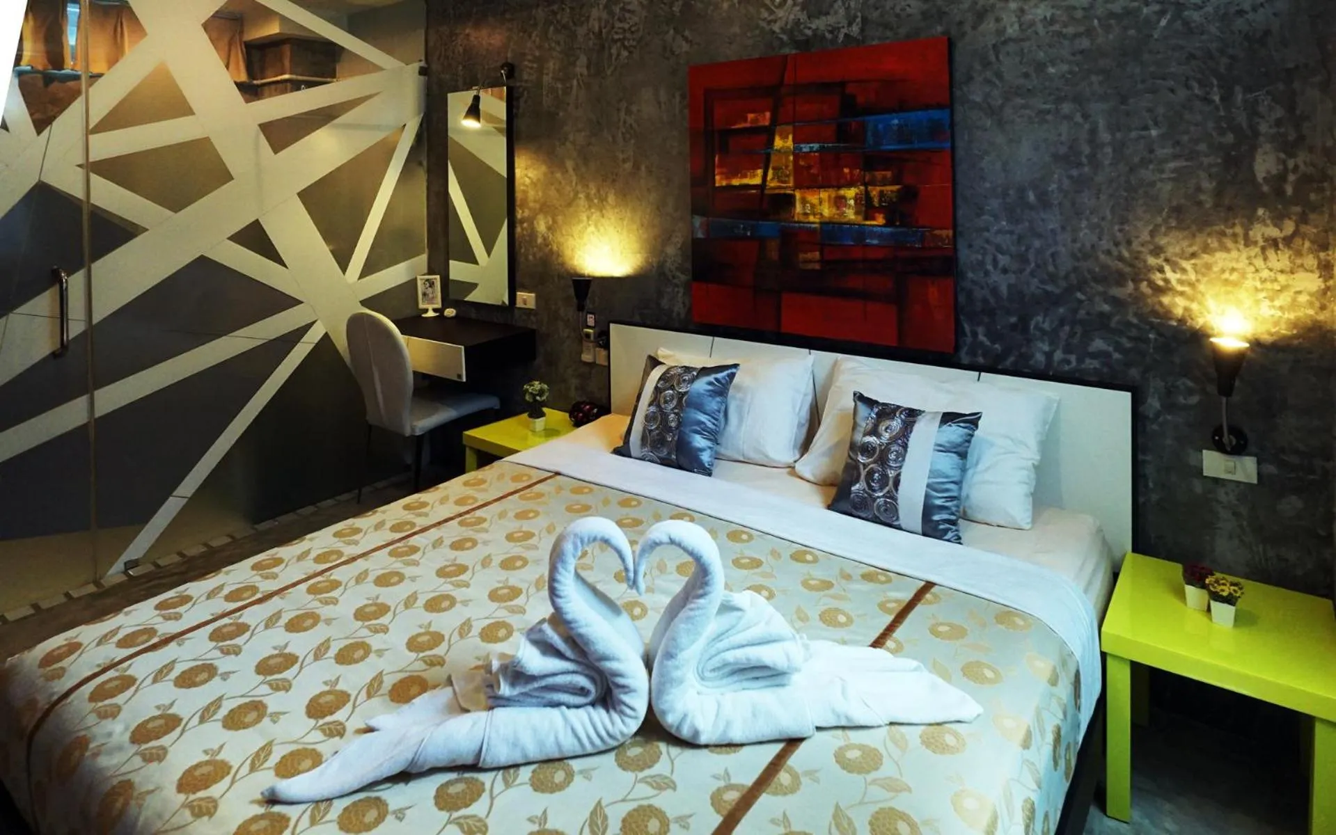 Bed in Phuket Paradiso