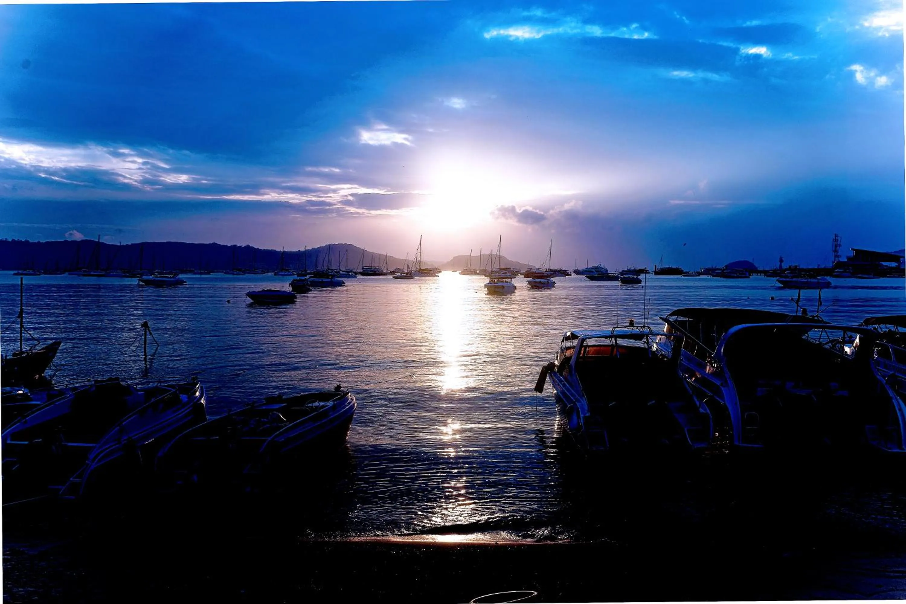 Beach in Phuket Paradiso