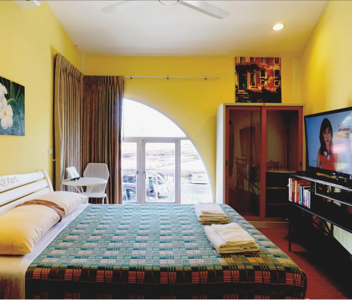 Bed in Phuket Paradiso