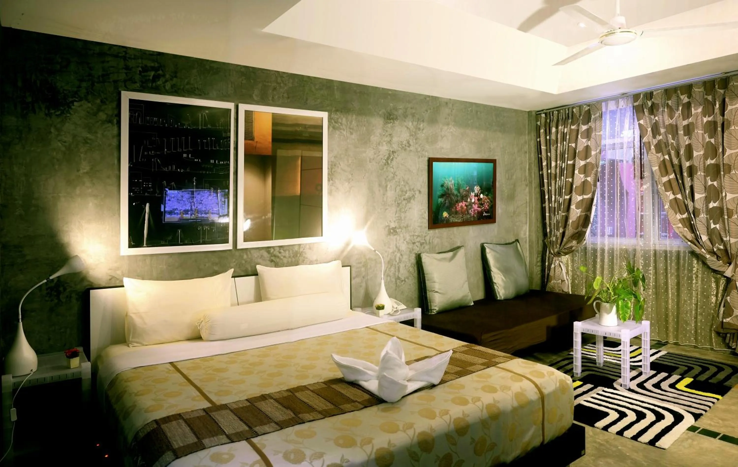 Shower, Bed in Phuket Paradiso