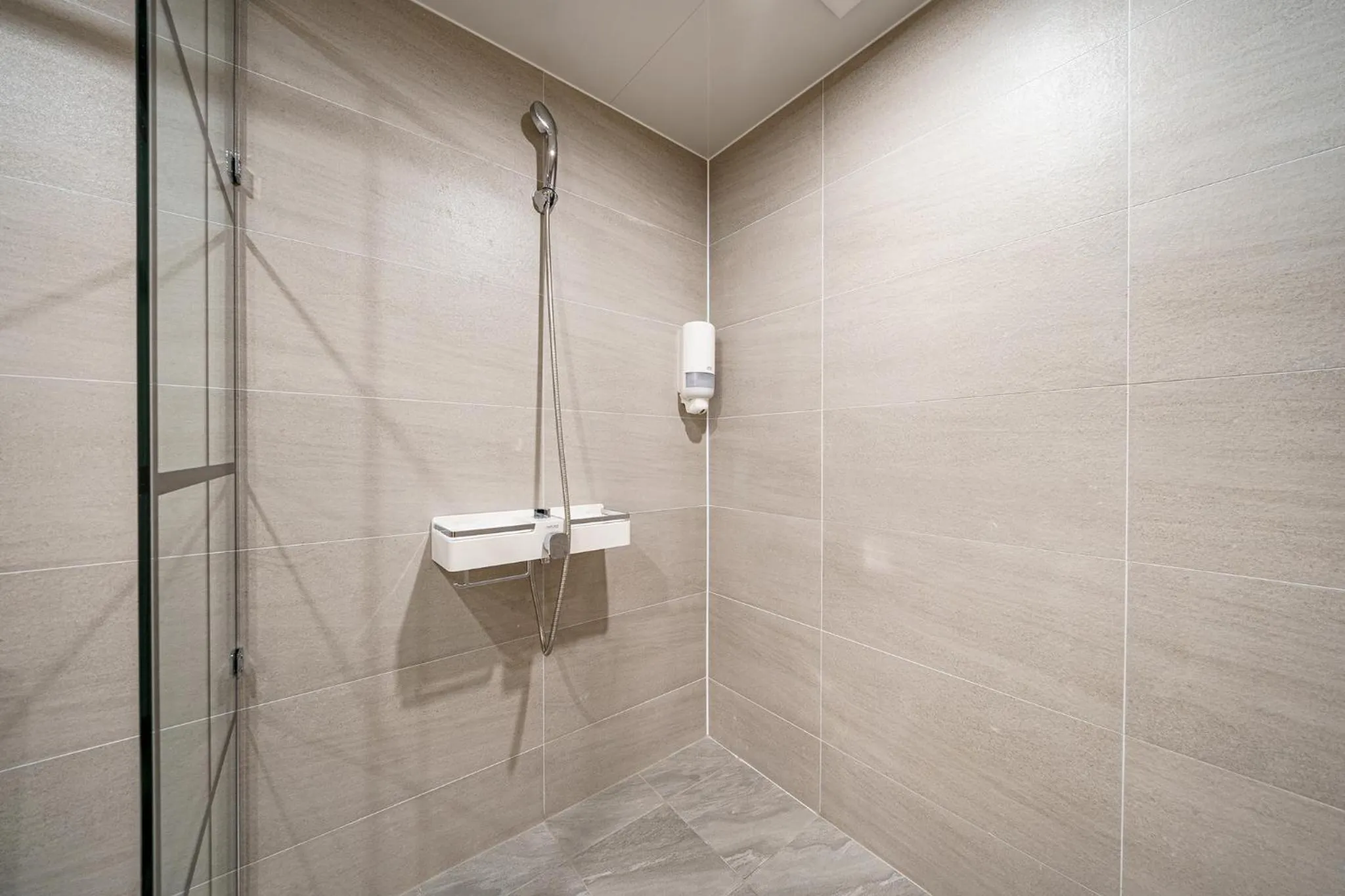 Shower in 25hours Hotel