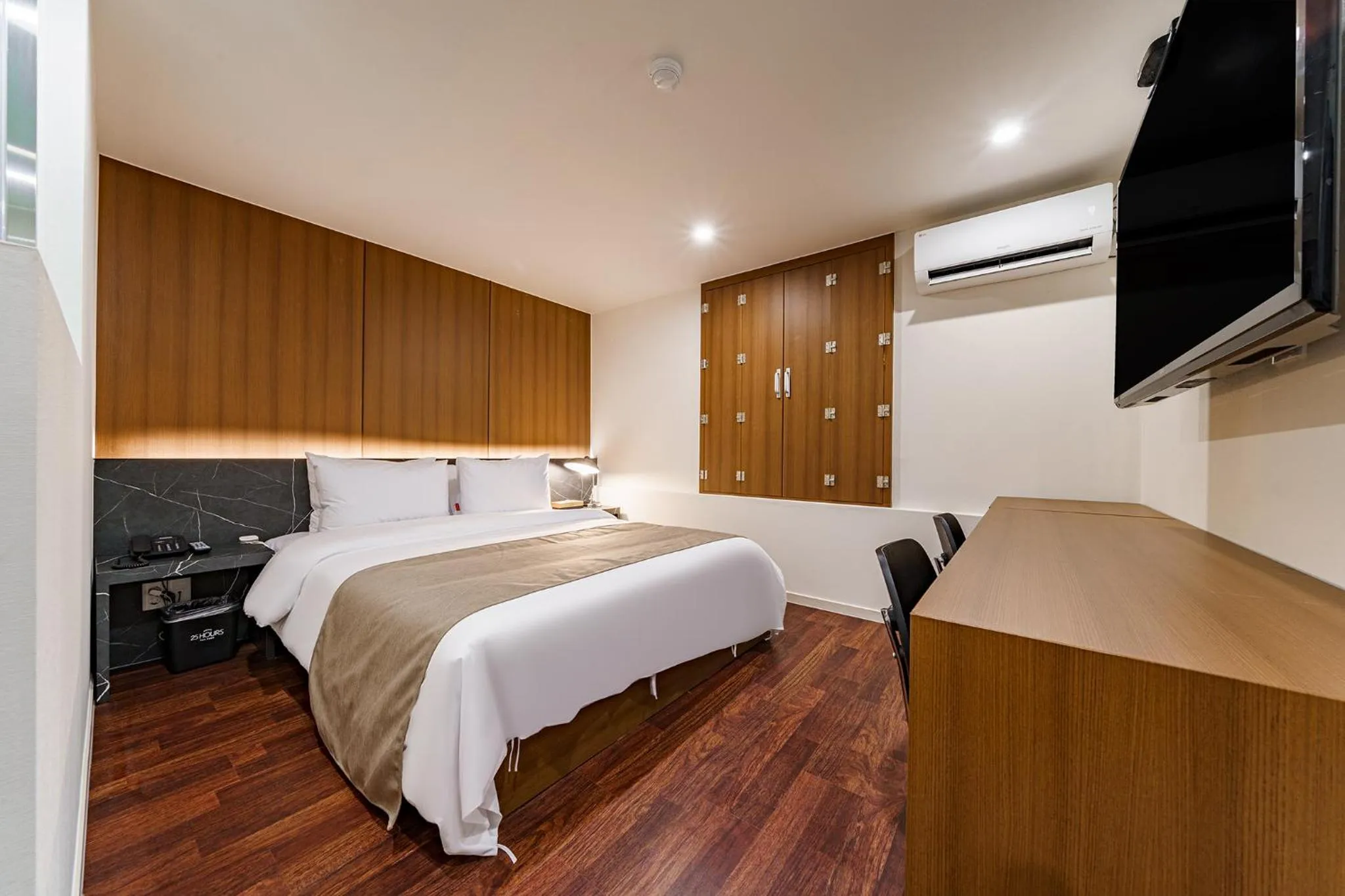 Bed in 25hours Hotel