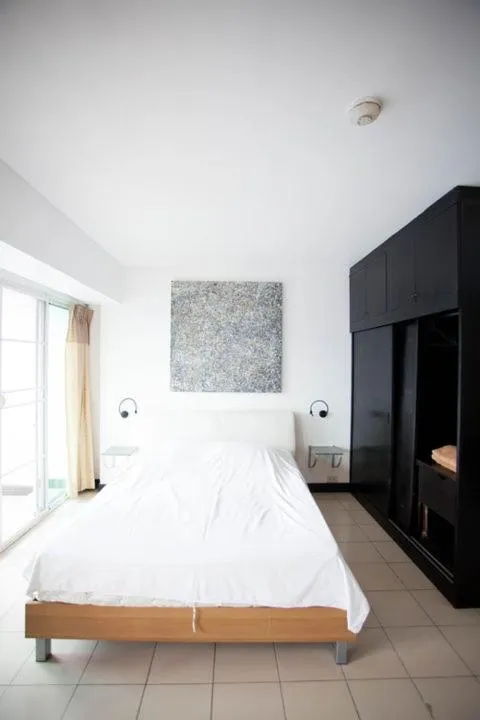 Bed in Galare Thong Tower