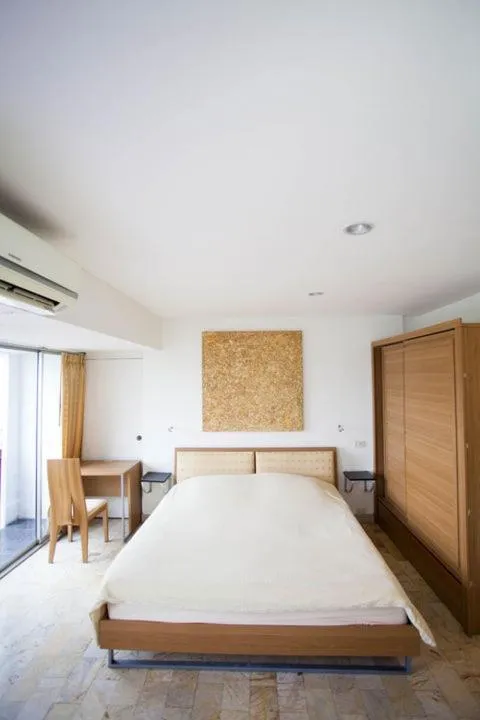 Bed in Galare Thong Tower