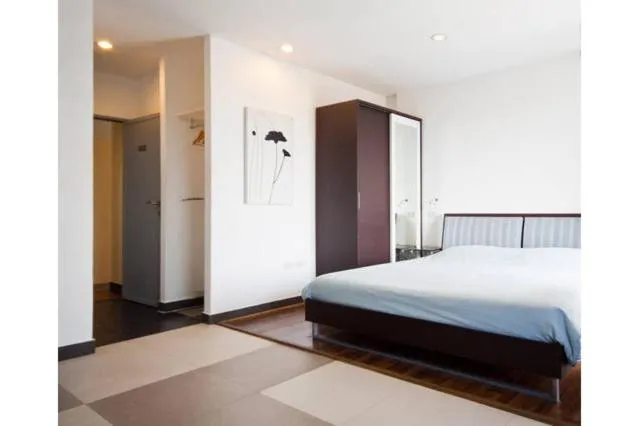 Photo of the whole room, Bed in Galare Thong Tower
