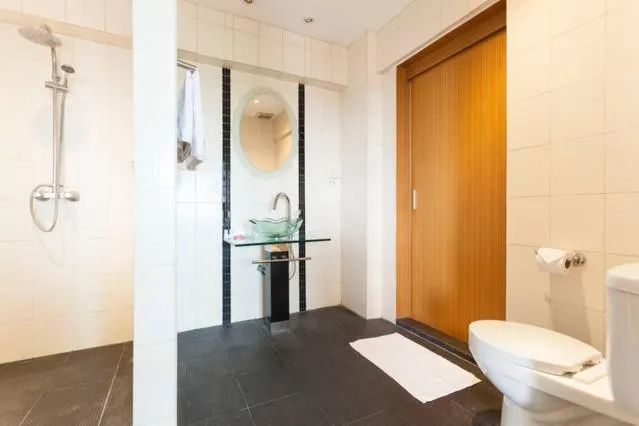 Bathroom in Galare Thong Tower