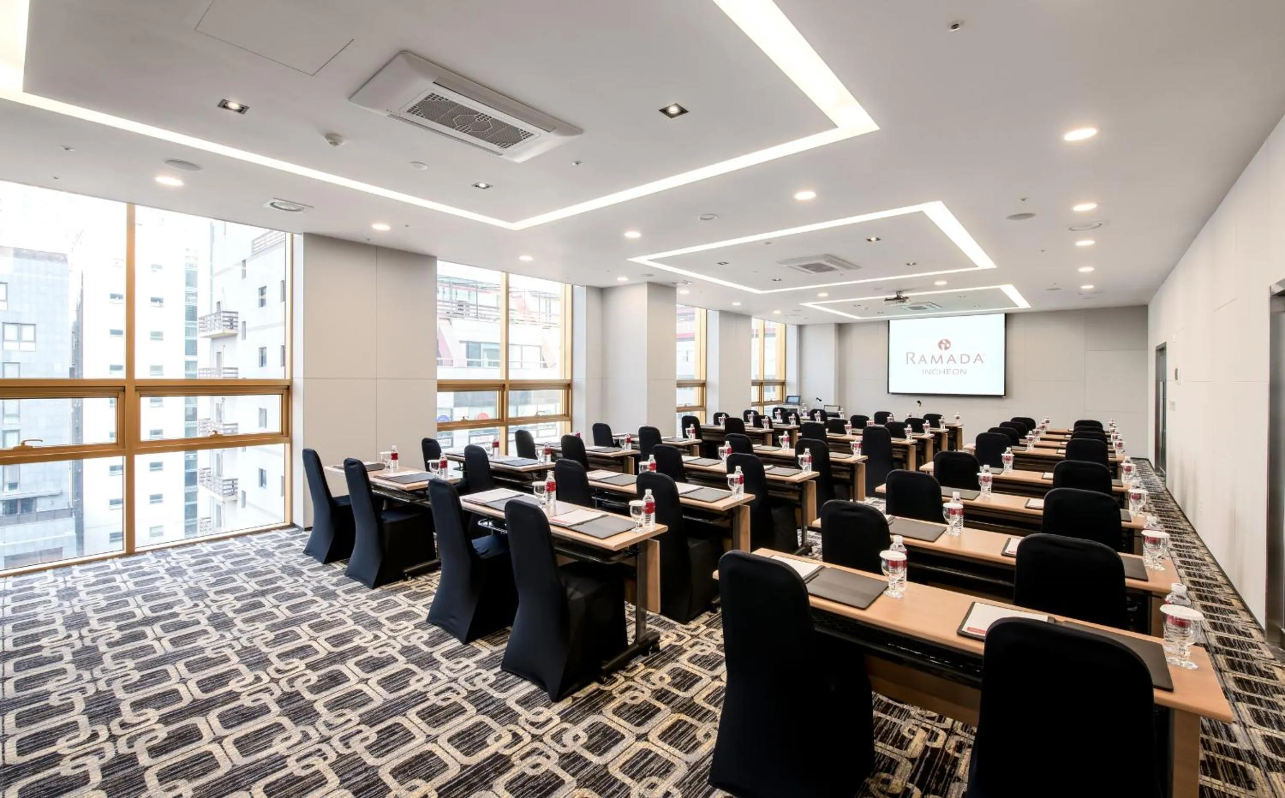 Meeting/conference room in Ramada by Wyndham Incheon