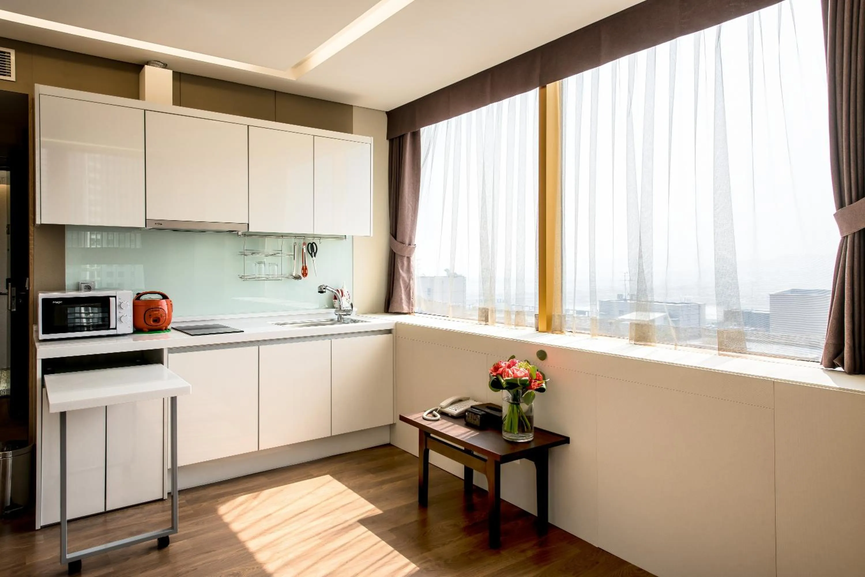 Kitchen or kitchenette in Gloucester Hotel Incheon