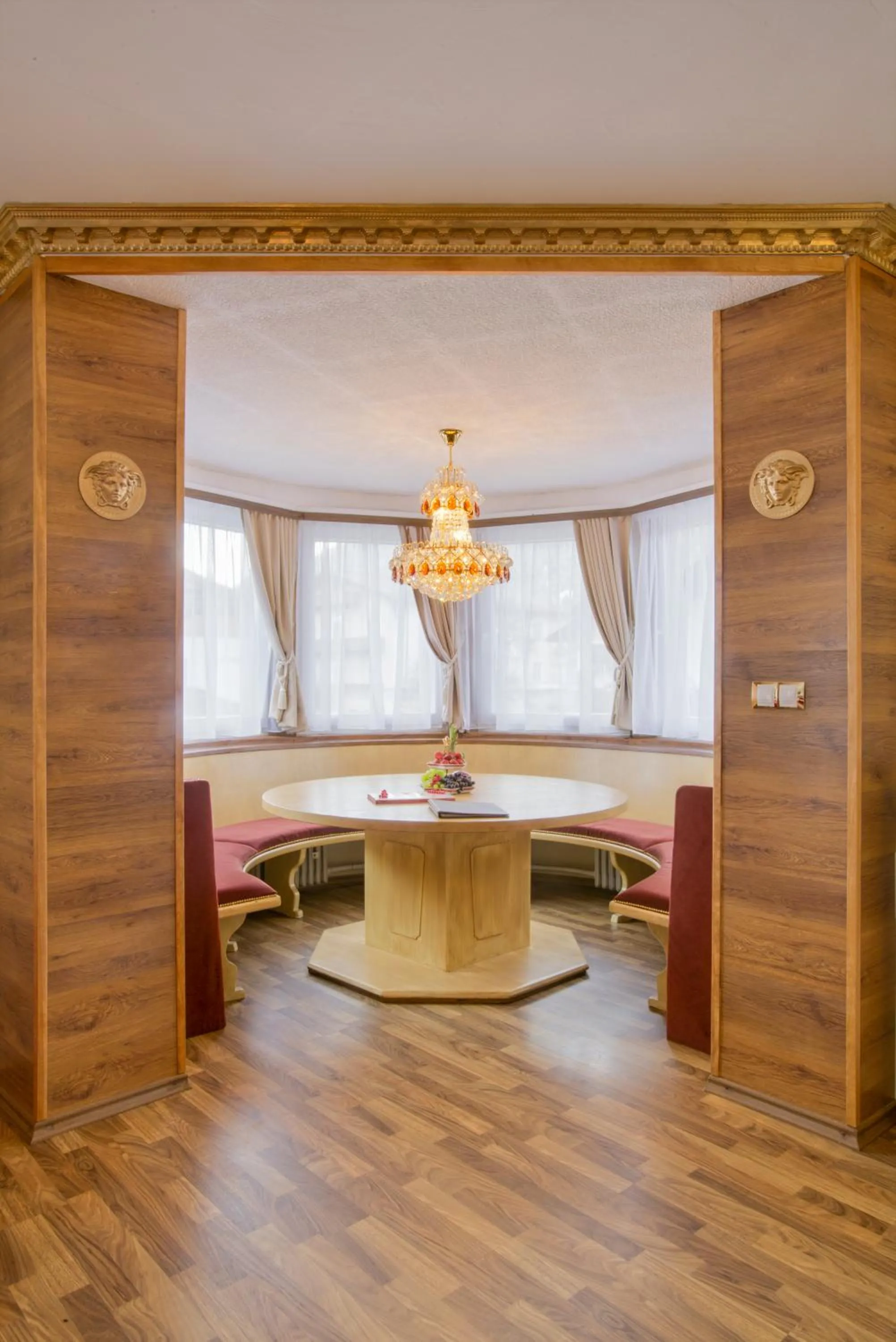 Golden GaPa Central Family Apartment 8