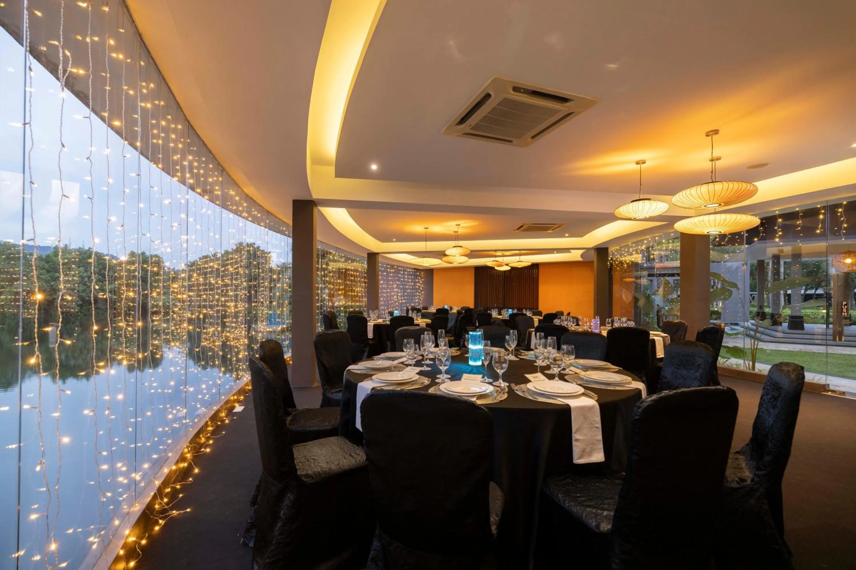 Food and drinks in Mangala Estate Boutique Resort - Small Luxury Hotels of the World