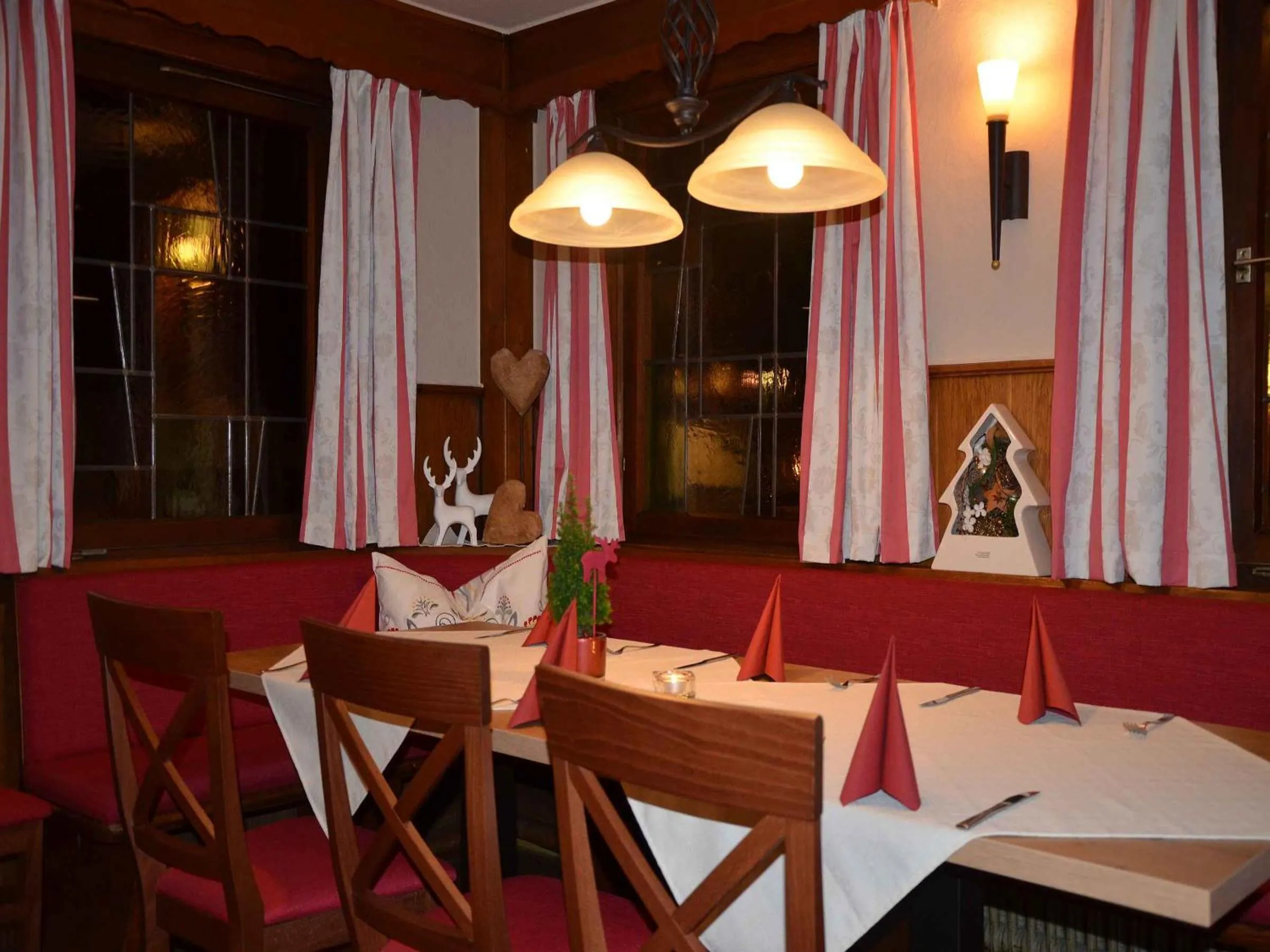 Restaurant/places to eat in Hotel Schützen