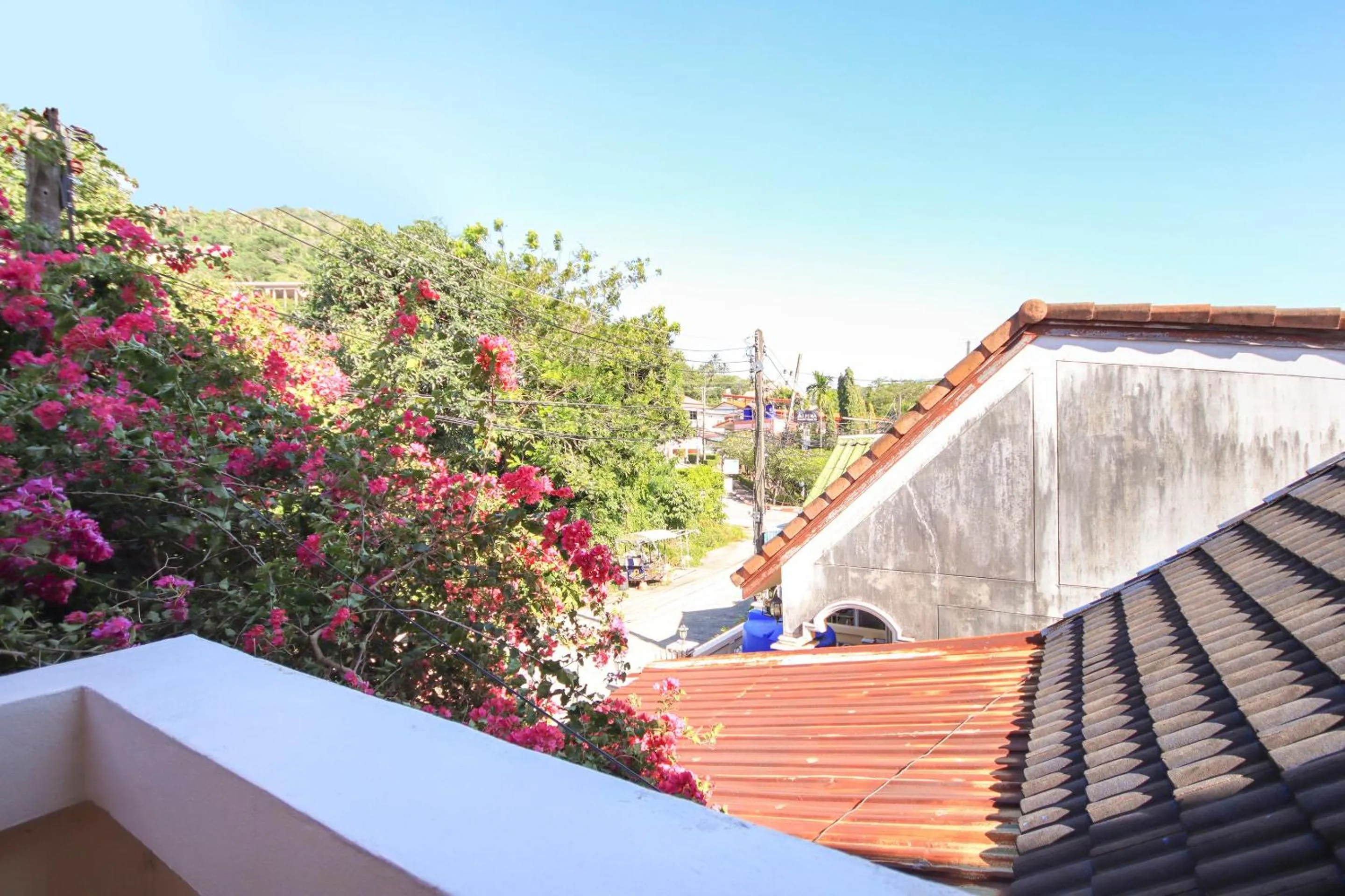 Balcony/Terrace in Ban Elephant Blanc Apartment