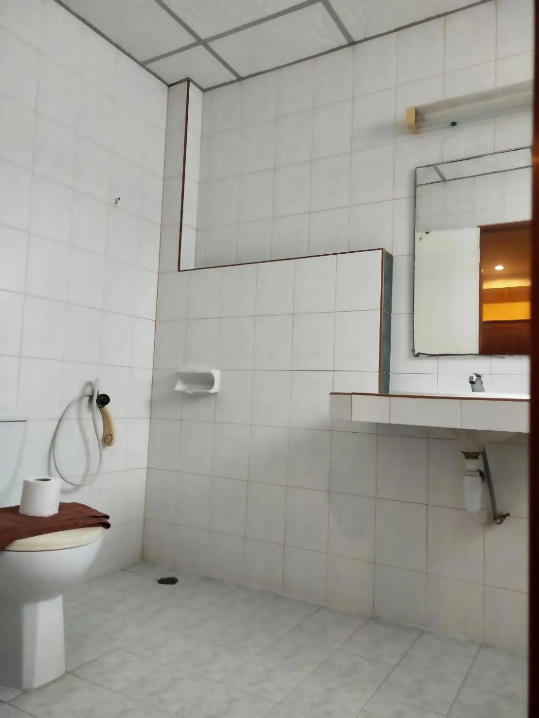 Bathroom in Ban Elephant Blanc Apartment