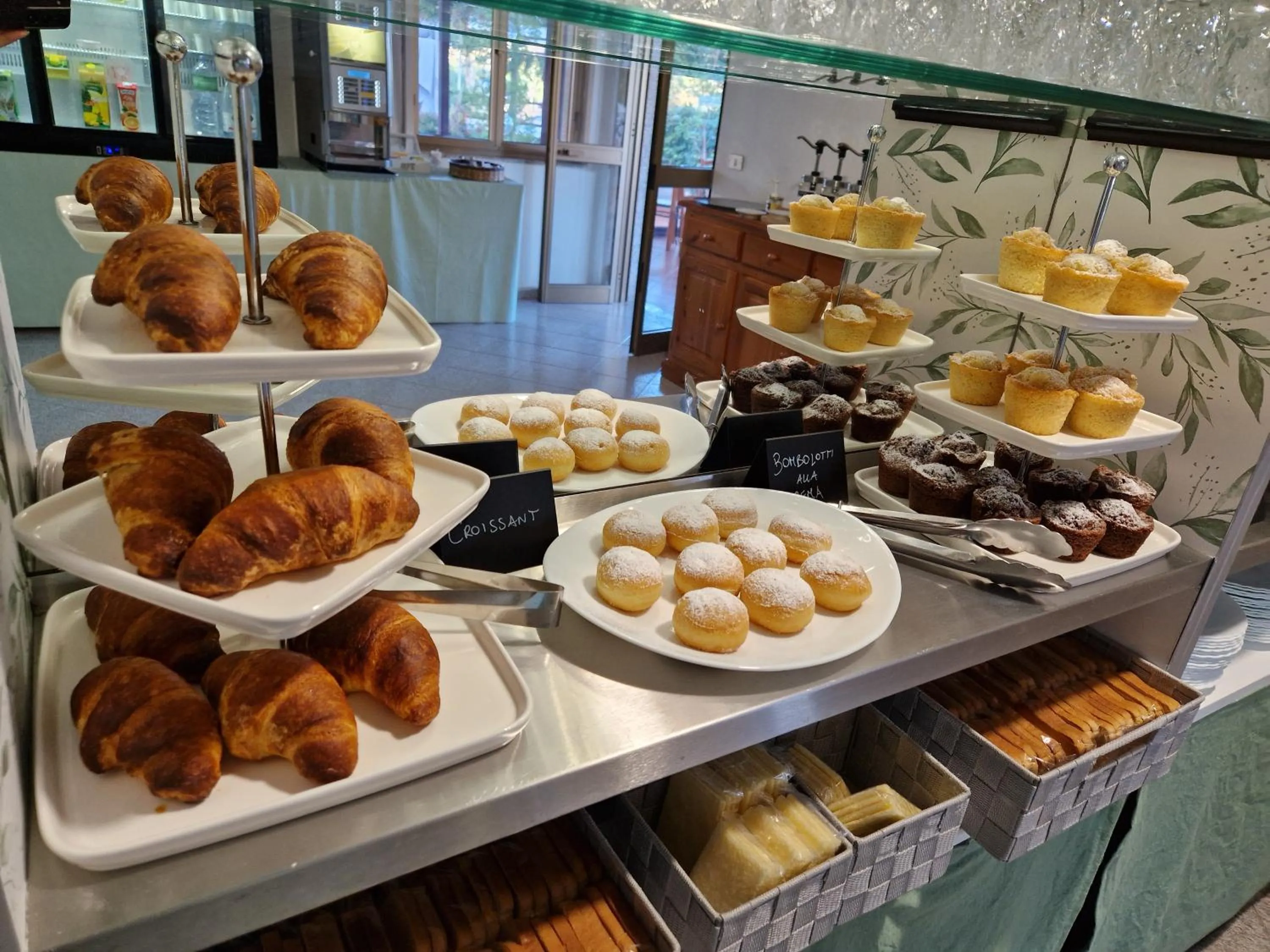 Breakfast in Hotel Mistral