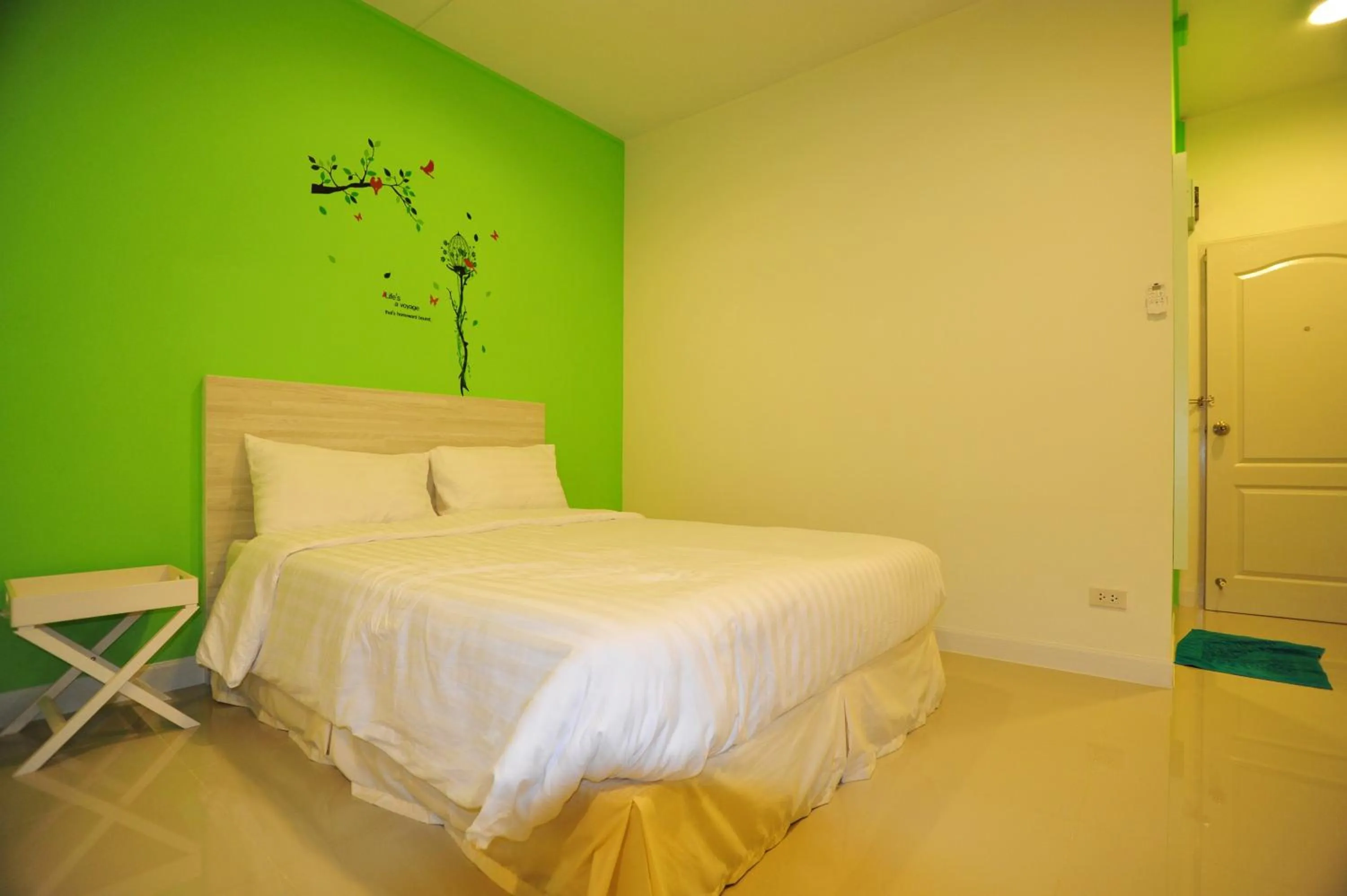 Bed in The Garden Living