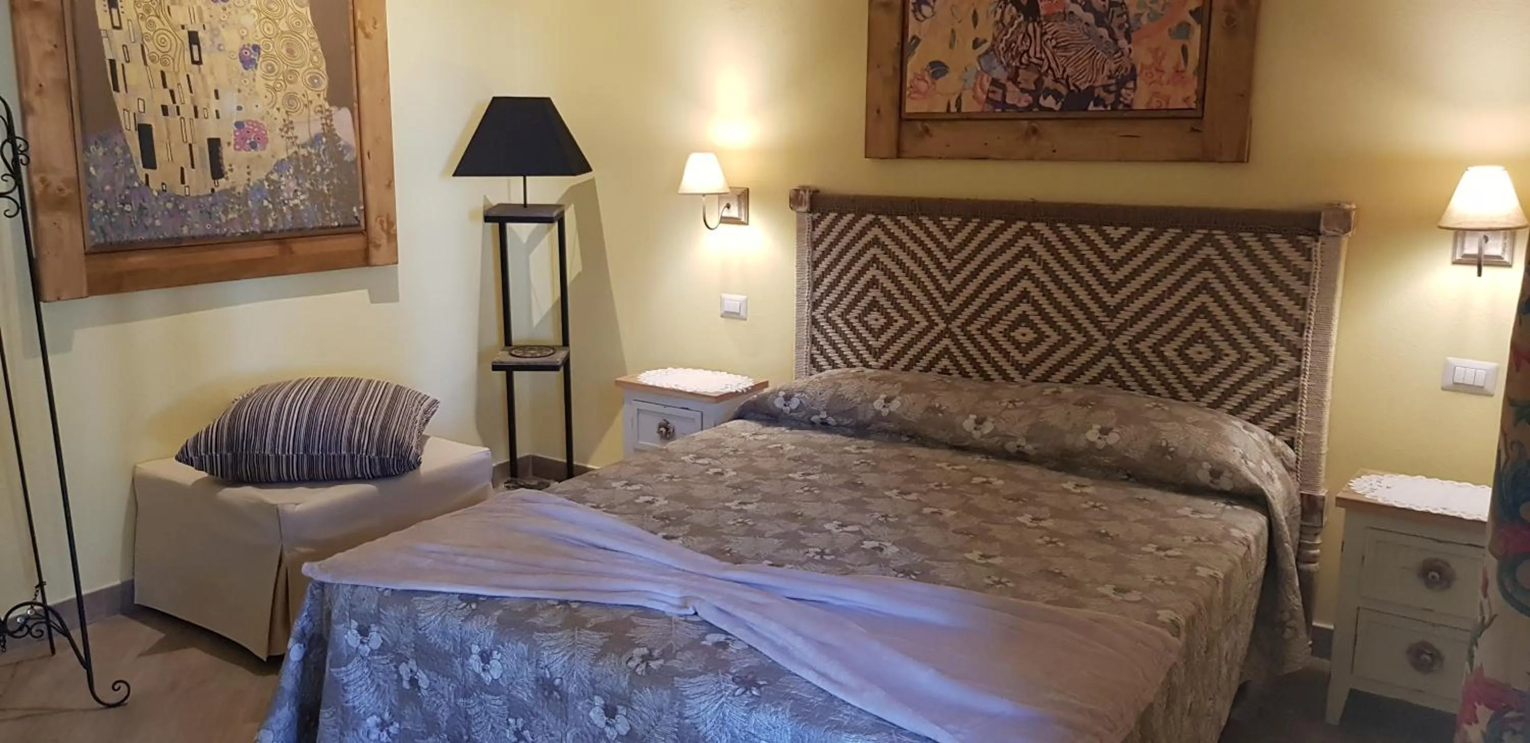 Photo of the whole room in Aquilamaior