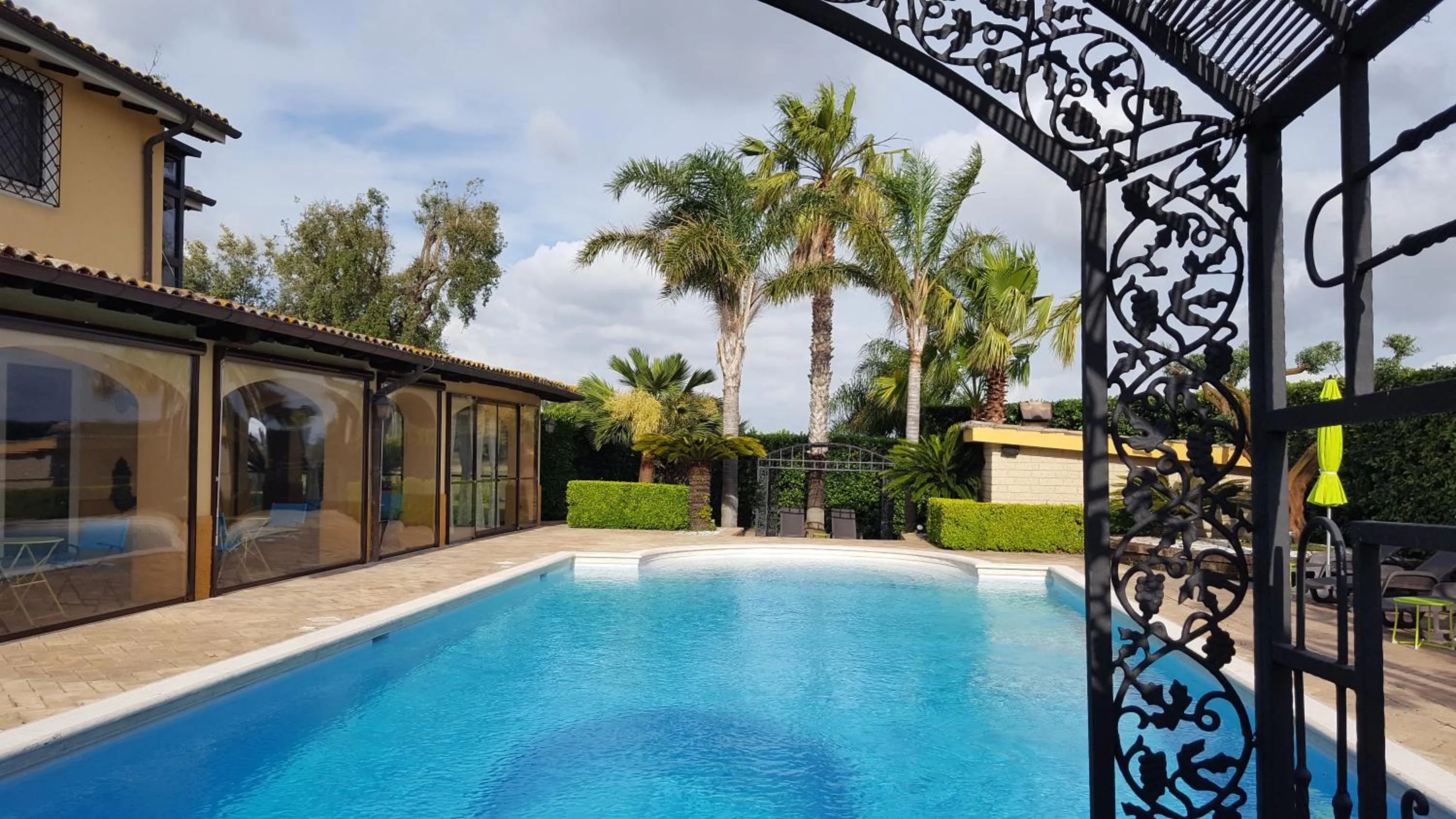 Pool view in Aquilamaior