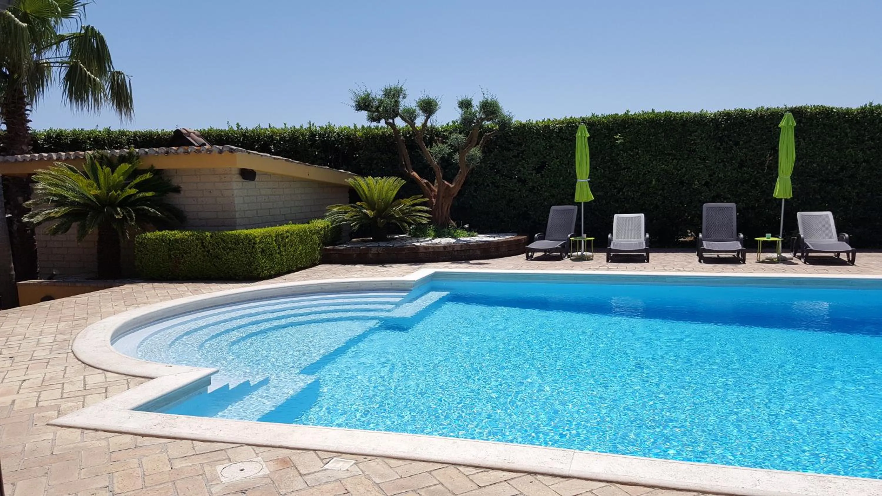 Pool view in Aquilamaior