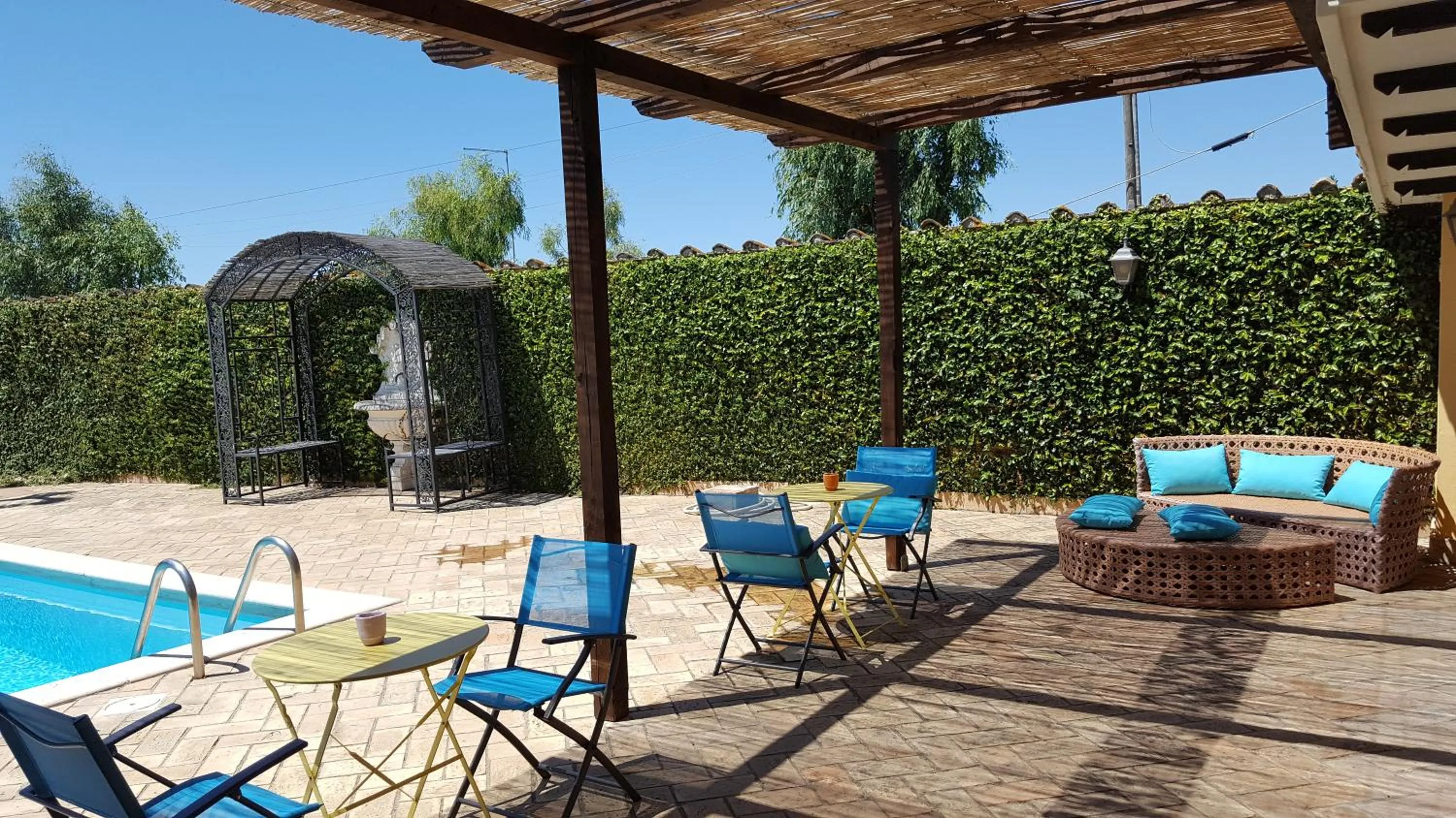 Swimming pool in Aquilamaior