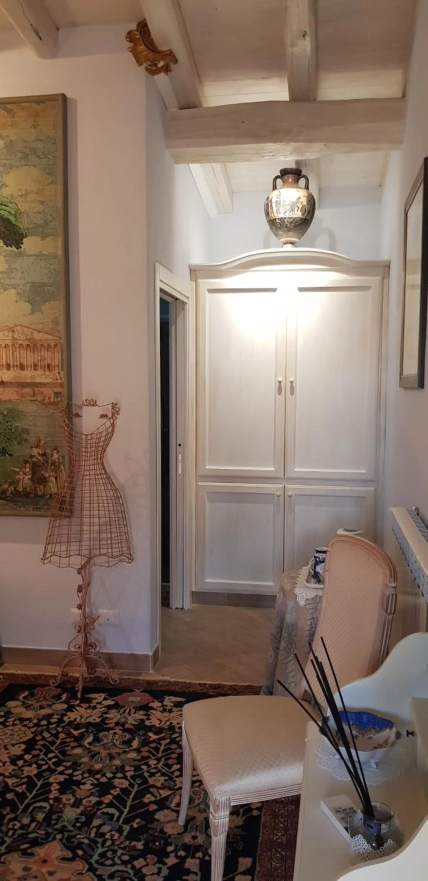 Photo of the whole room in Aquilamaior