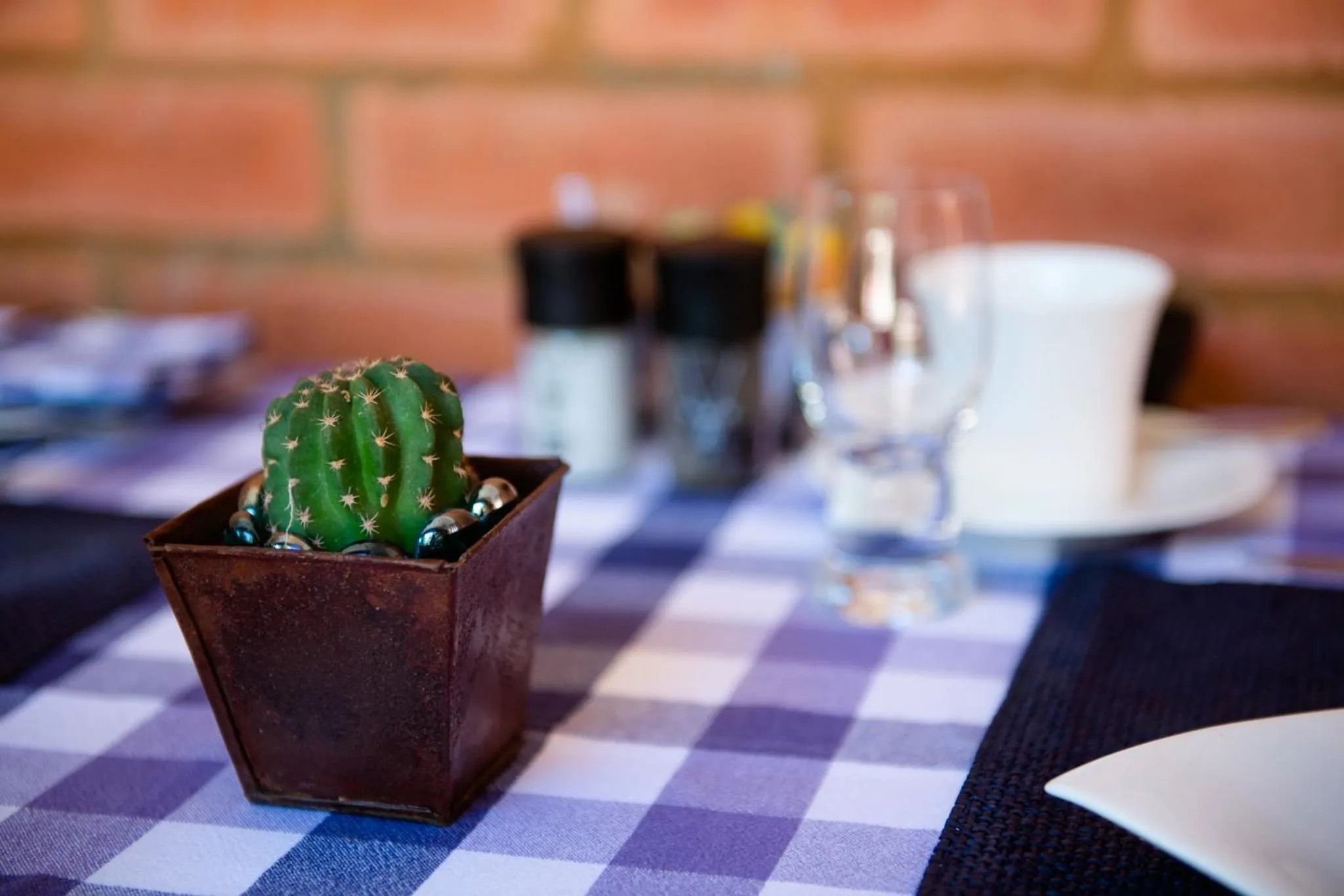 Breakfast in 37 on Charles