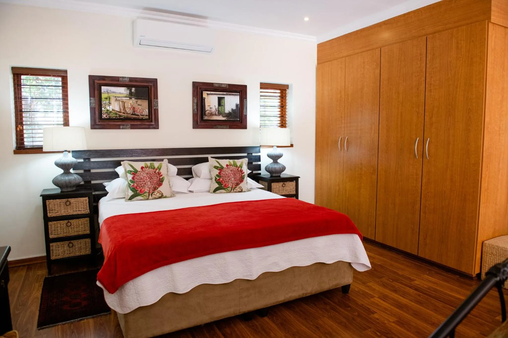 Bedroom, Bed in 37 on Charles