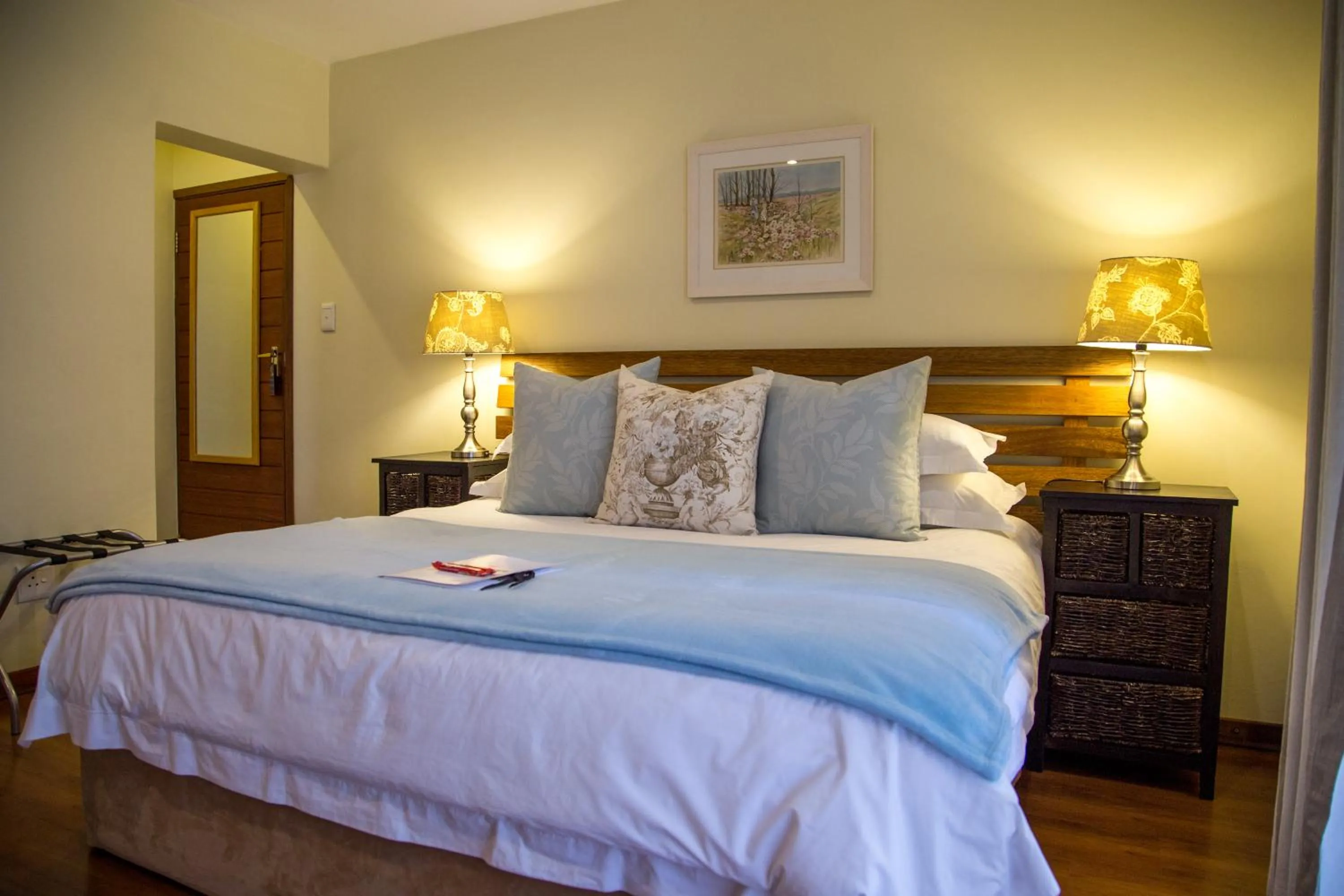 Bedroom, Bed in 37 on Charles