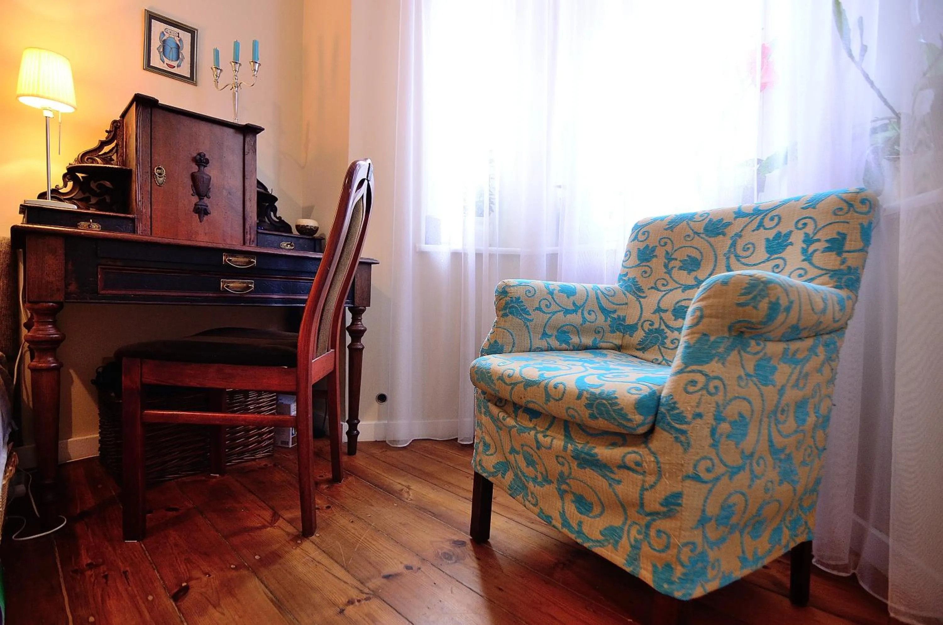 Seating area in Victus Apartamenty, Apartamenty Adams