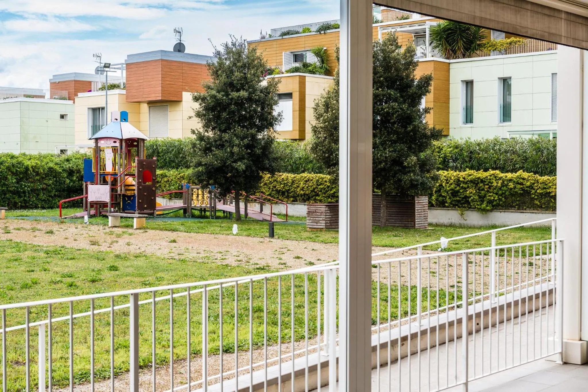 Property building in Eliopoli Beach Hostel & Restaurant