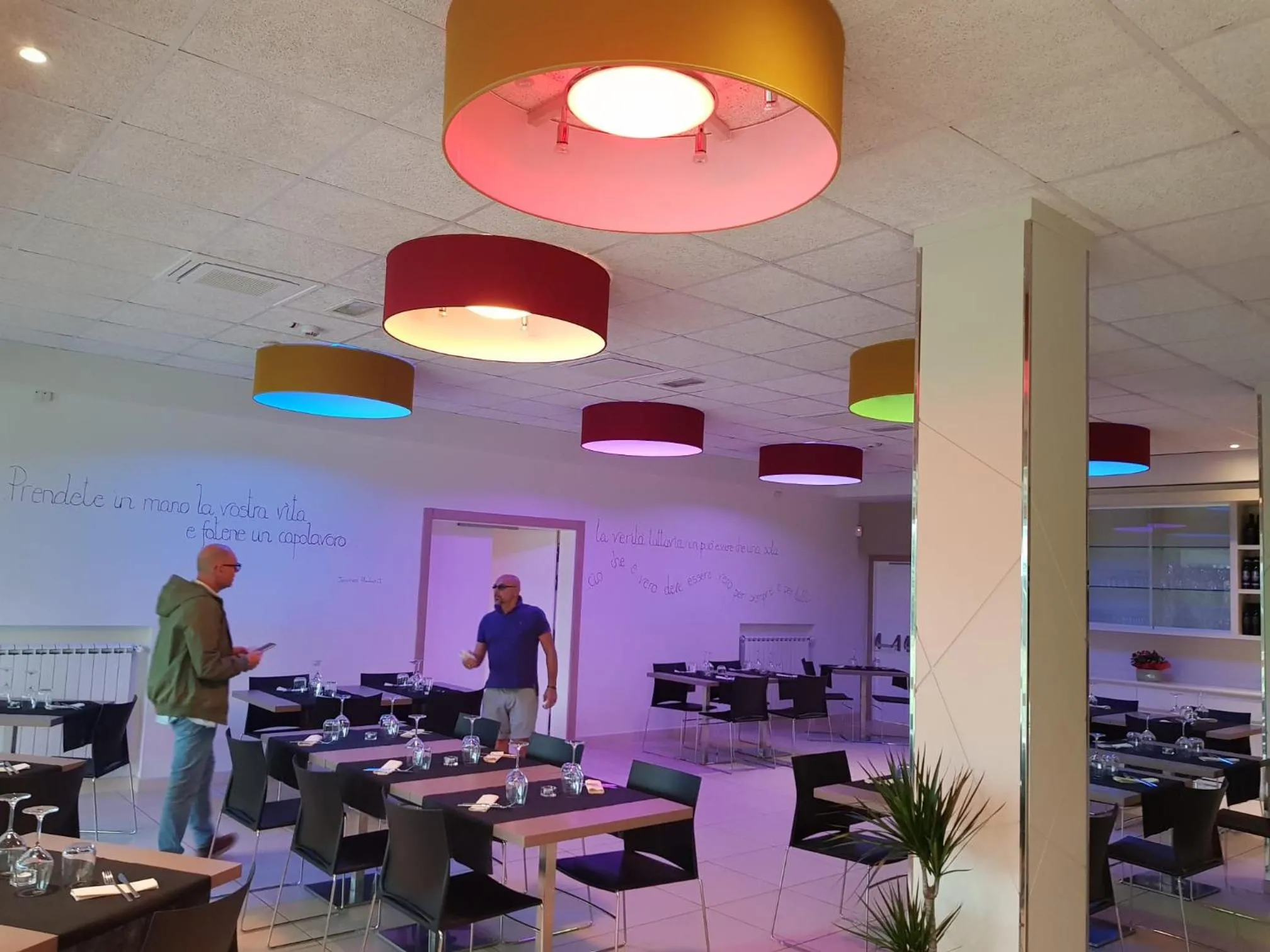 Restaurant/places to eat in Eliopoli Beach Hostel & Restaurant