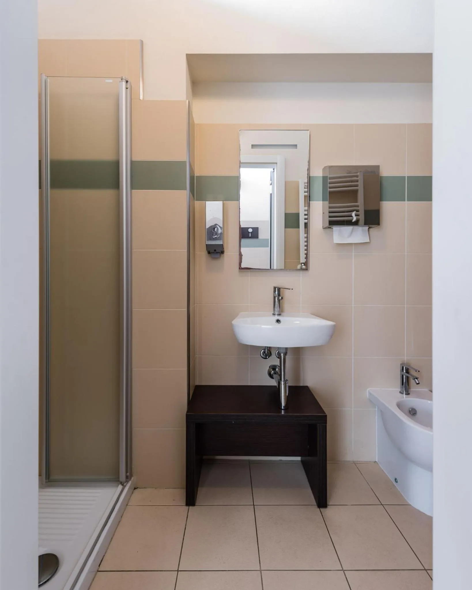 Shower in Eliopoli Beach Hostel & Restaurant