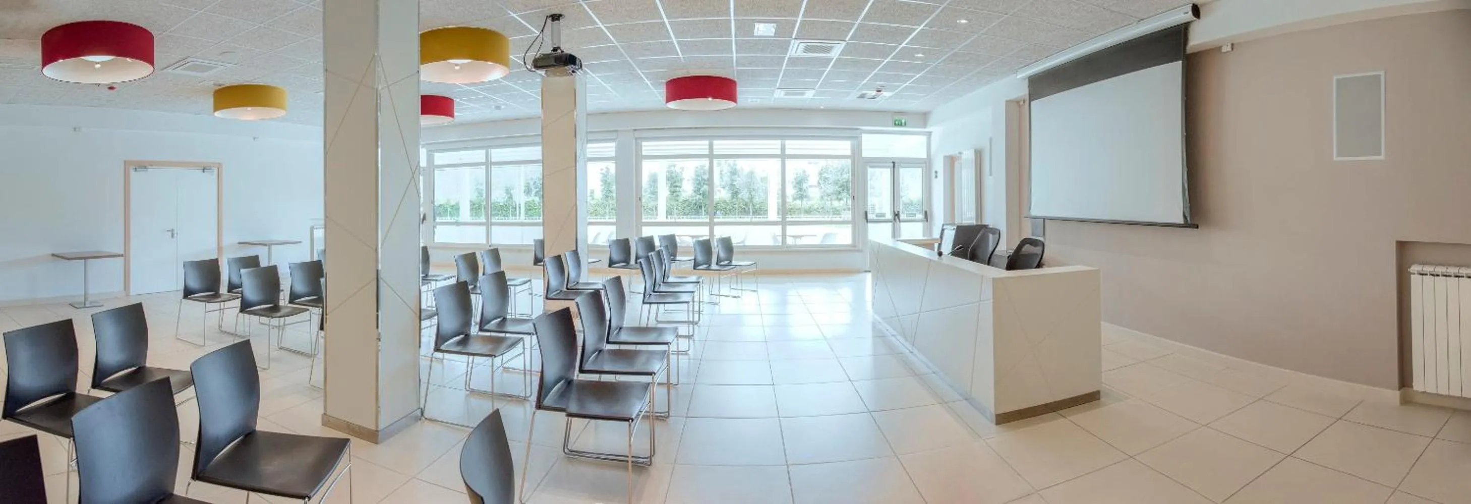 TV and multimedia in Eliopoli Beach Hostel & Restaurant