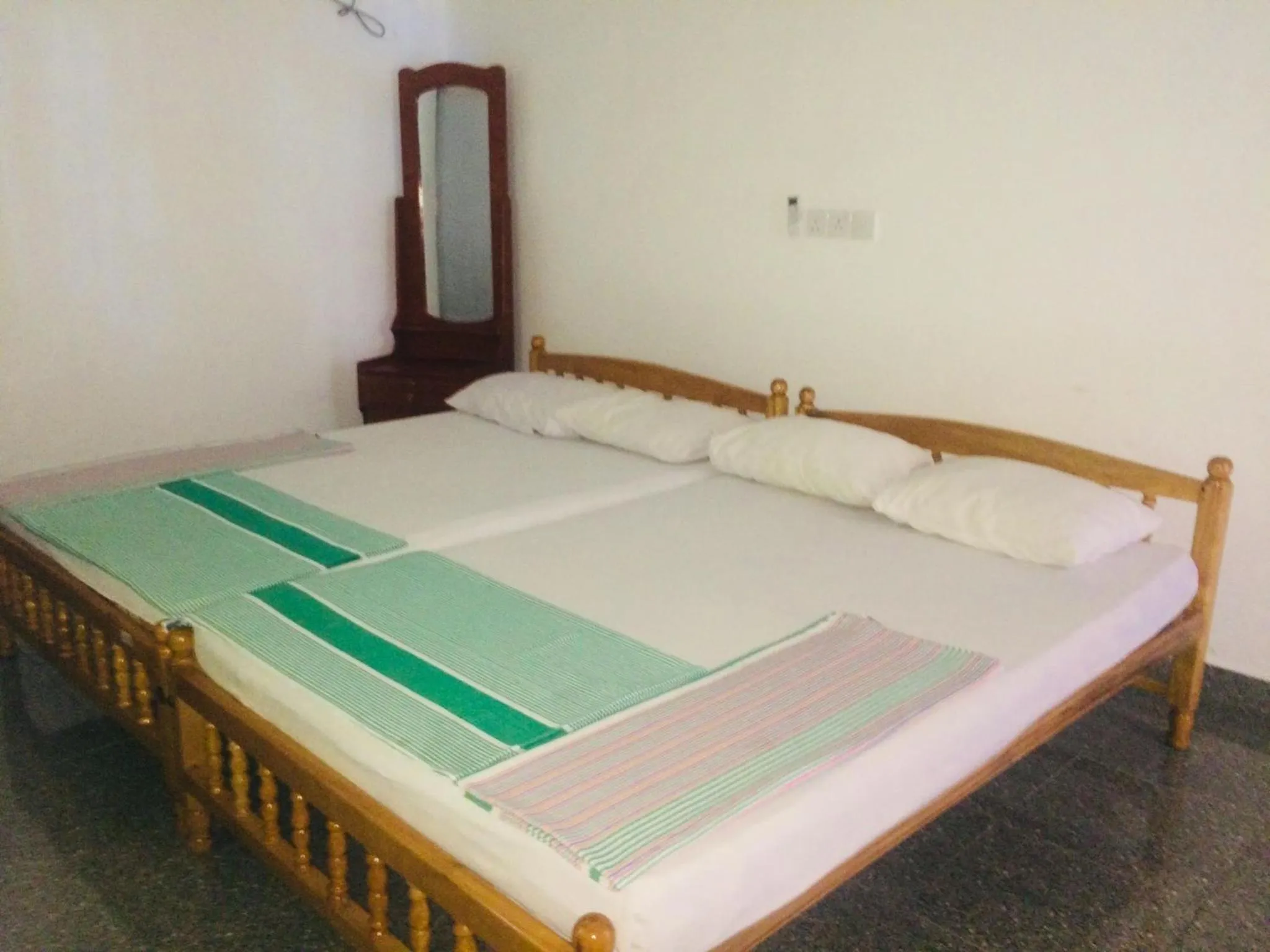 Bed in Thirumalai Park