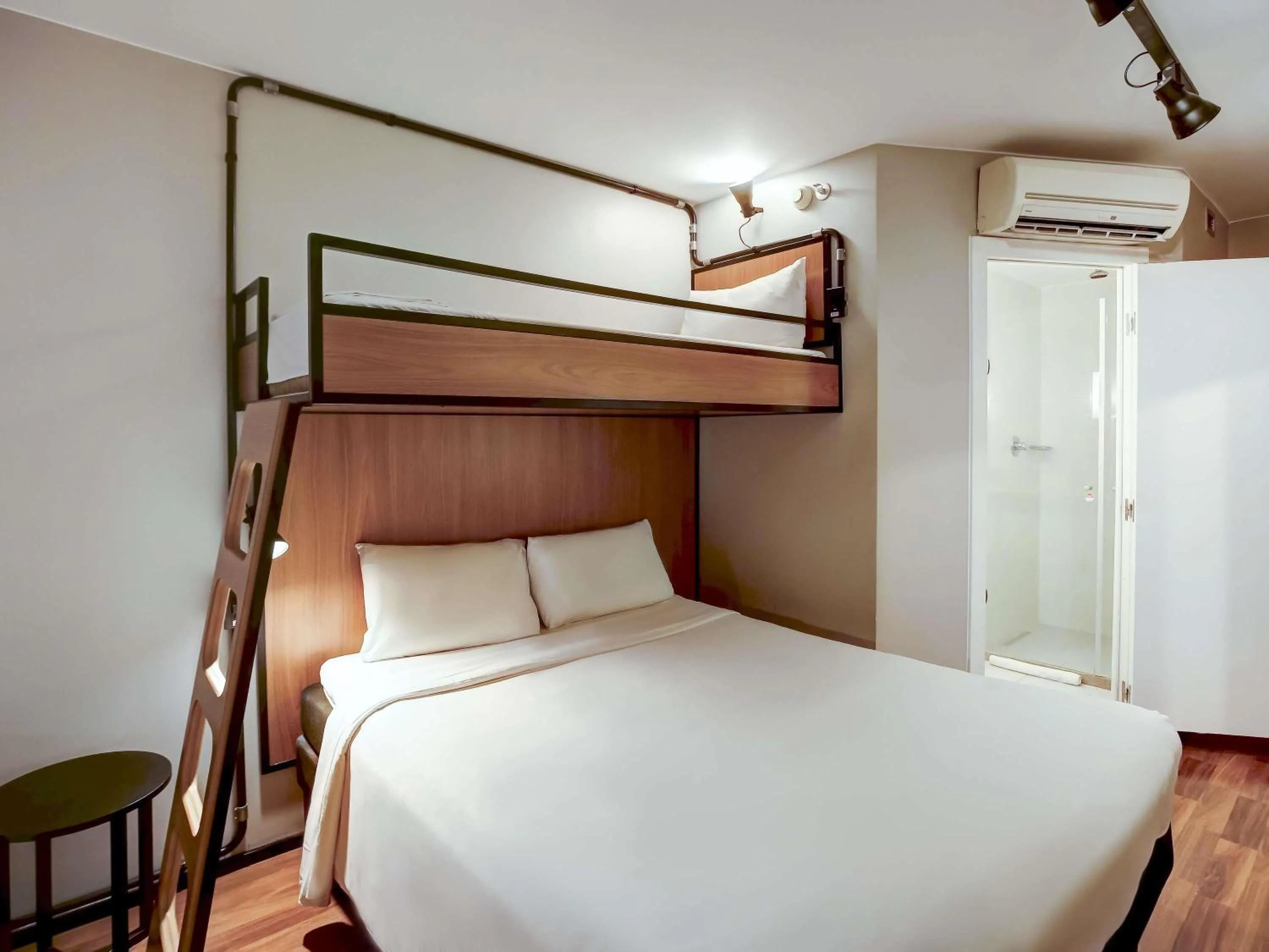 Bedroom, Bed in ibis Copacabana Posto 2