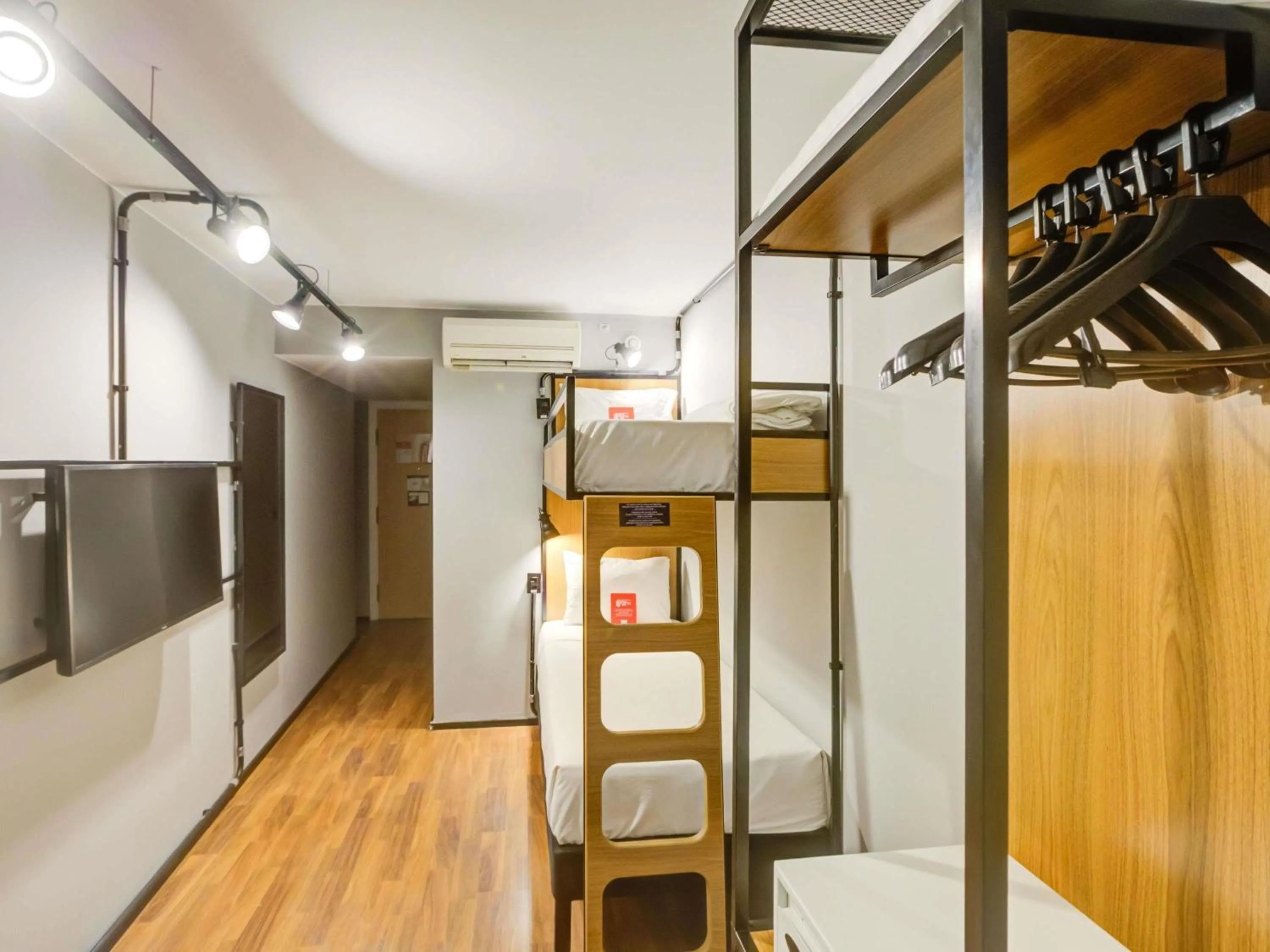 Bedroom in ibis Copacabana Posto 2