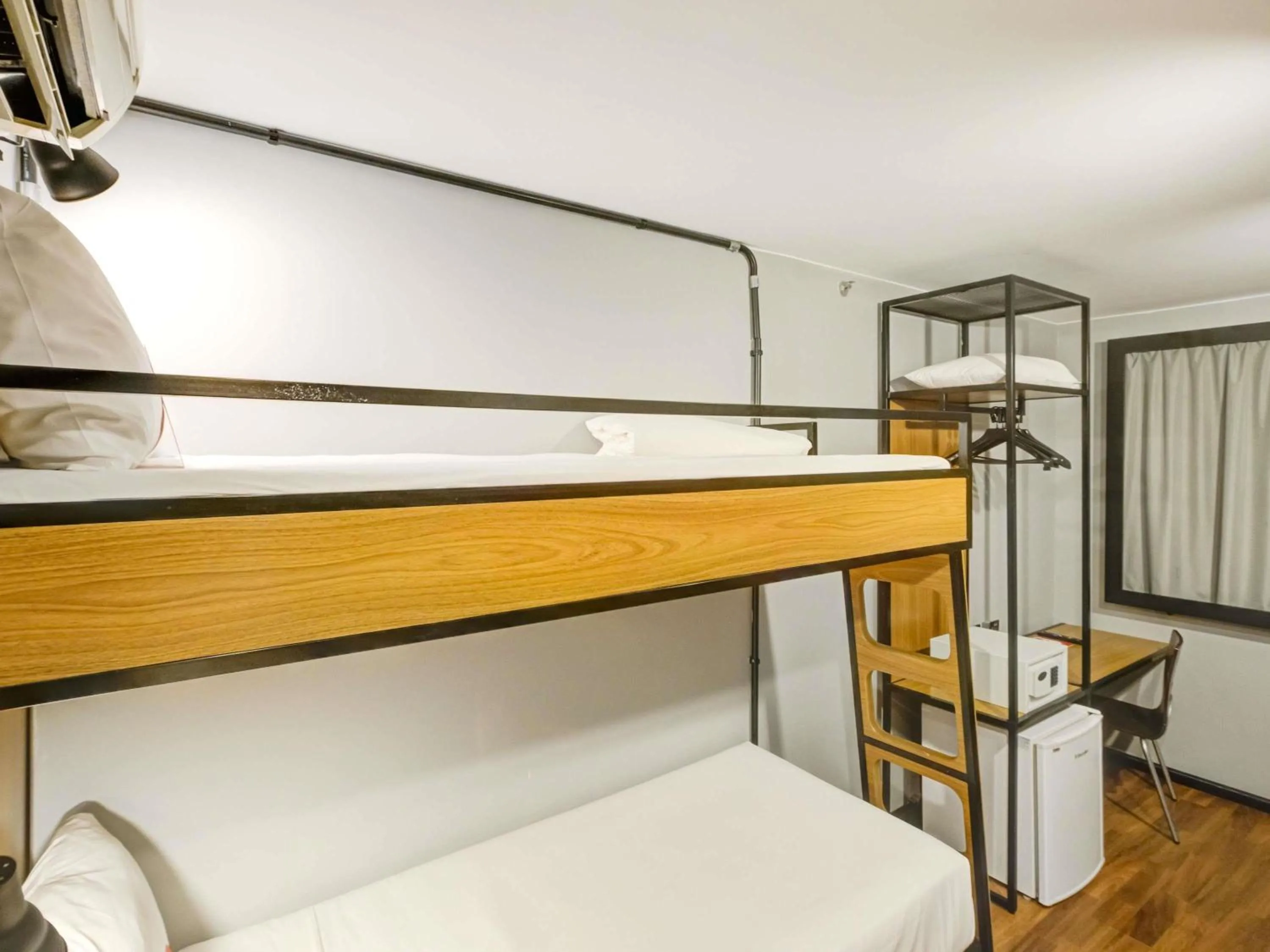 Bedroom, Bed in ibis Copacabana Posto 2