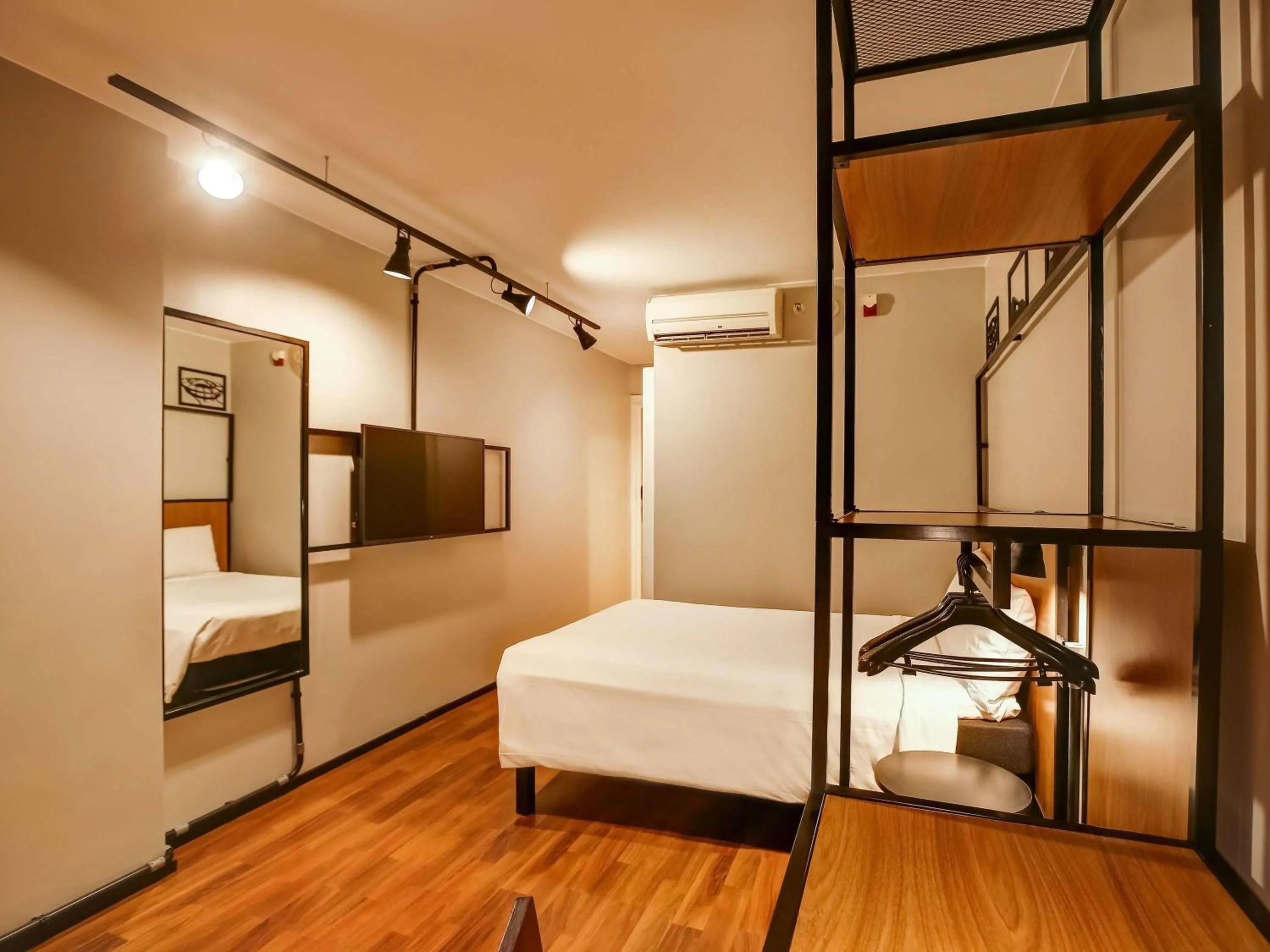 Bedroom, Bed in ibis Copacabana Posto 2